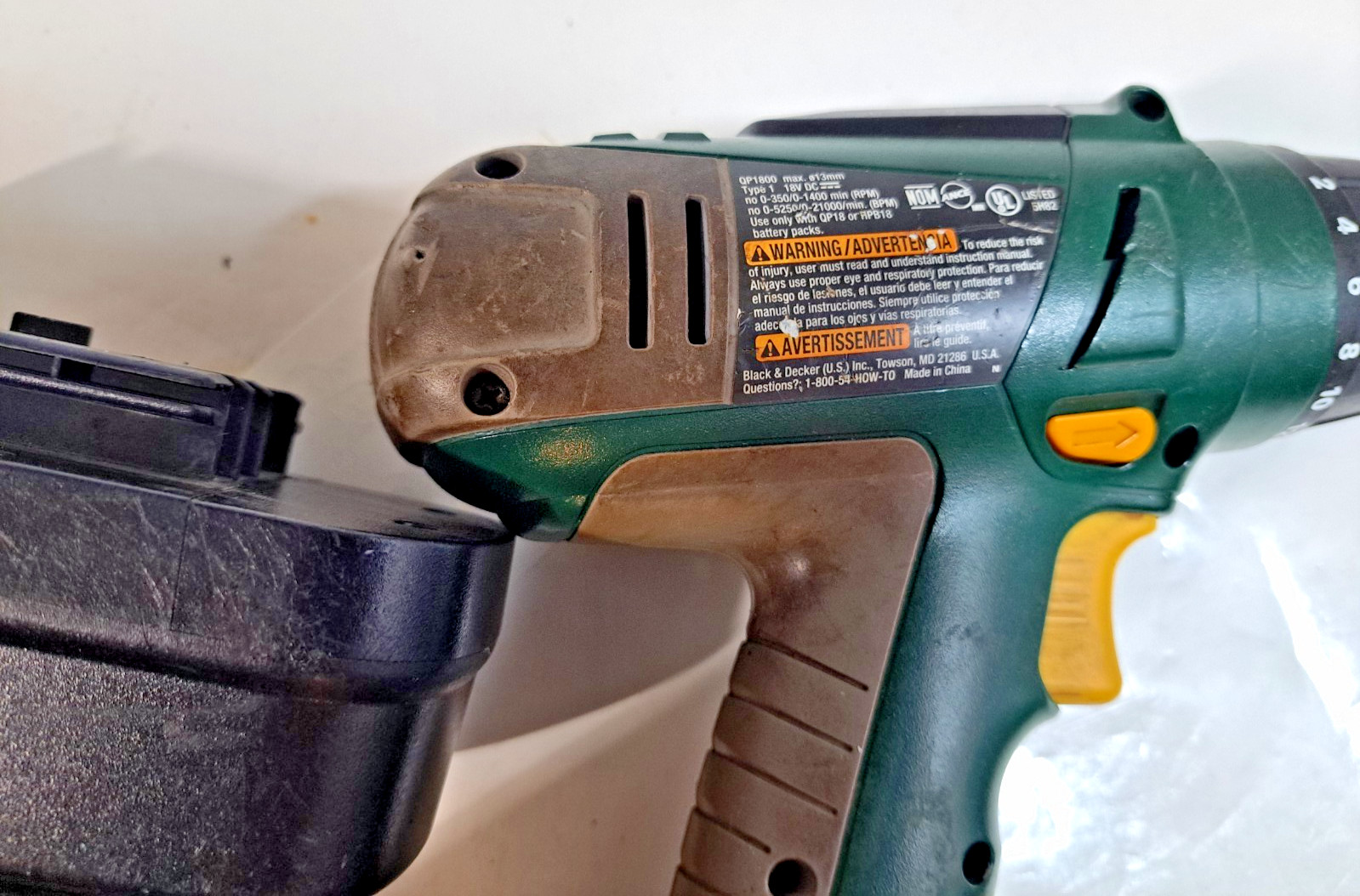 Black & Decker Quantum Pro Drill QP1800 w 2 Battery & cHARGER
