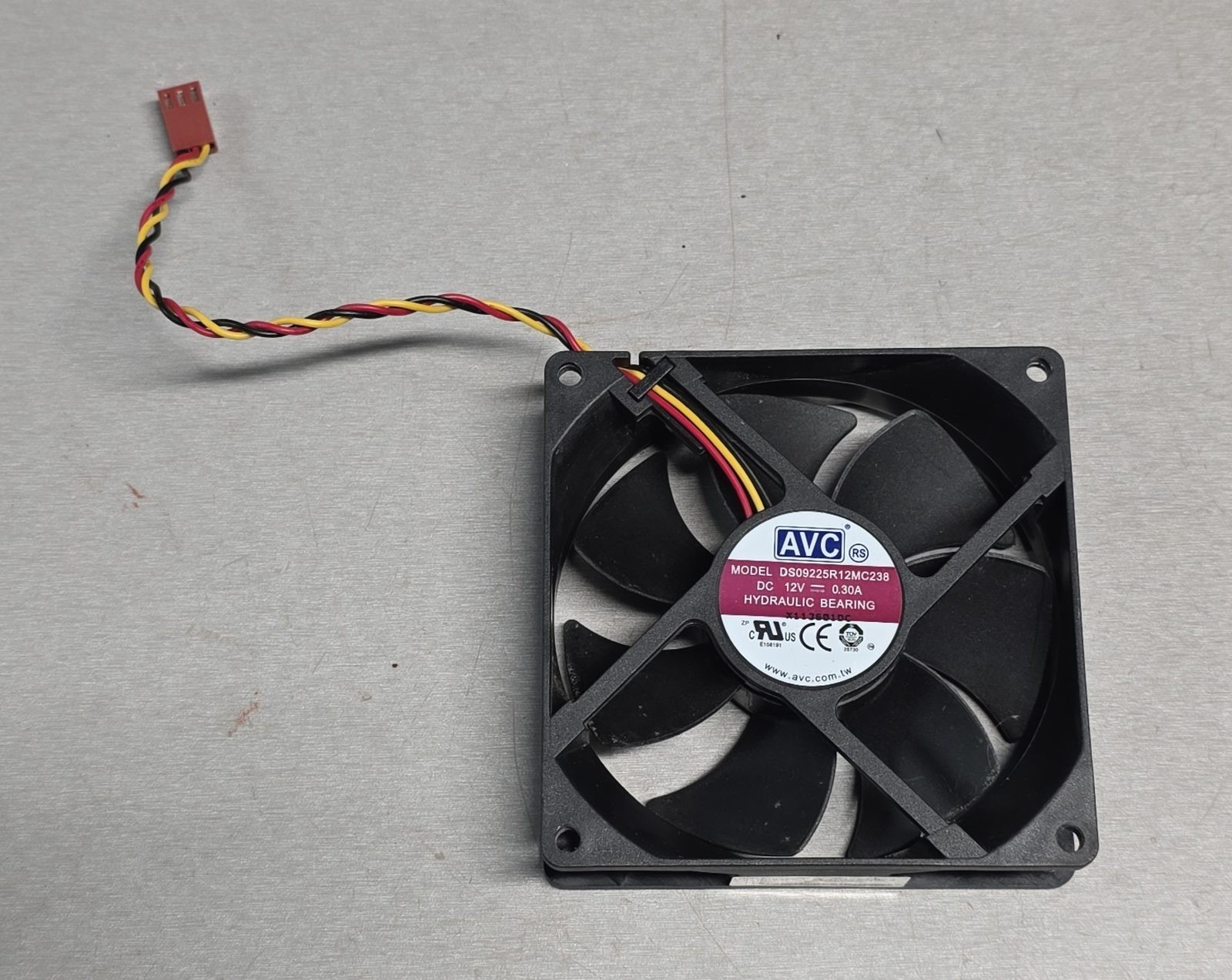 AVC DS09225R12MC238 92mm Hydraulic Bearing 12V 0.30A Cooling Fan