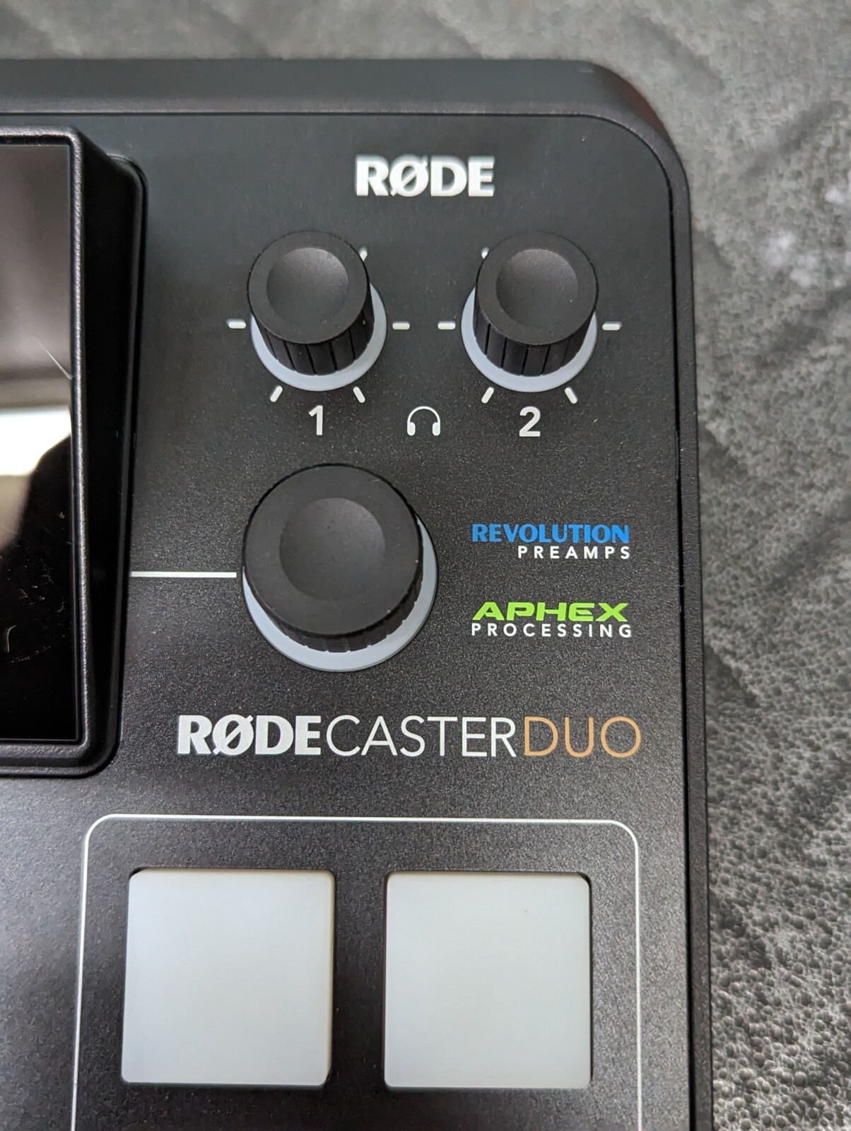 Rode RodeCaster Duo Streaming Mixer Integrated Audio Production Studio