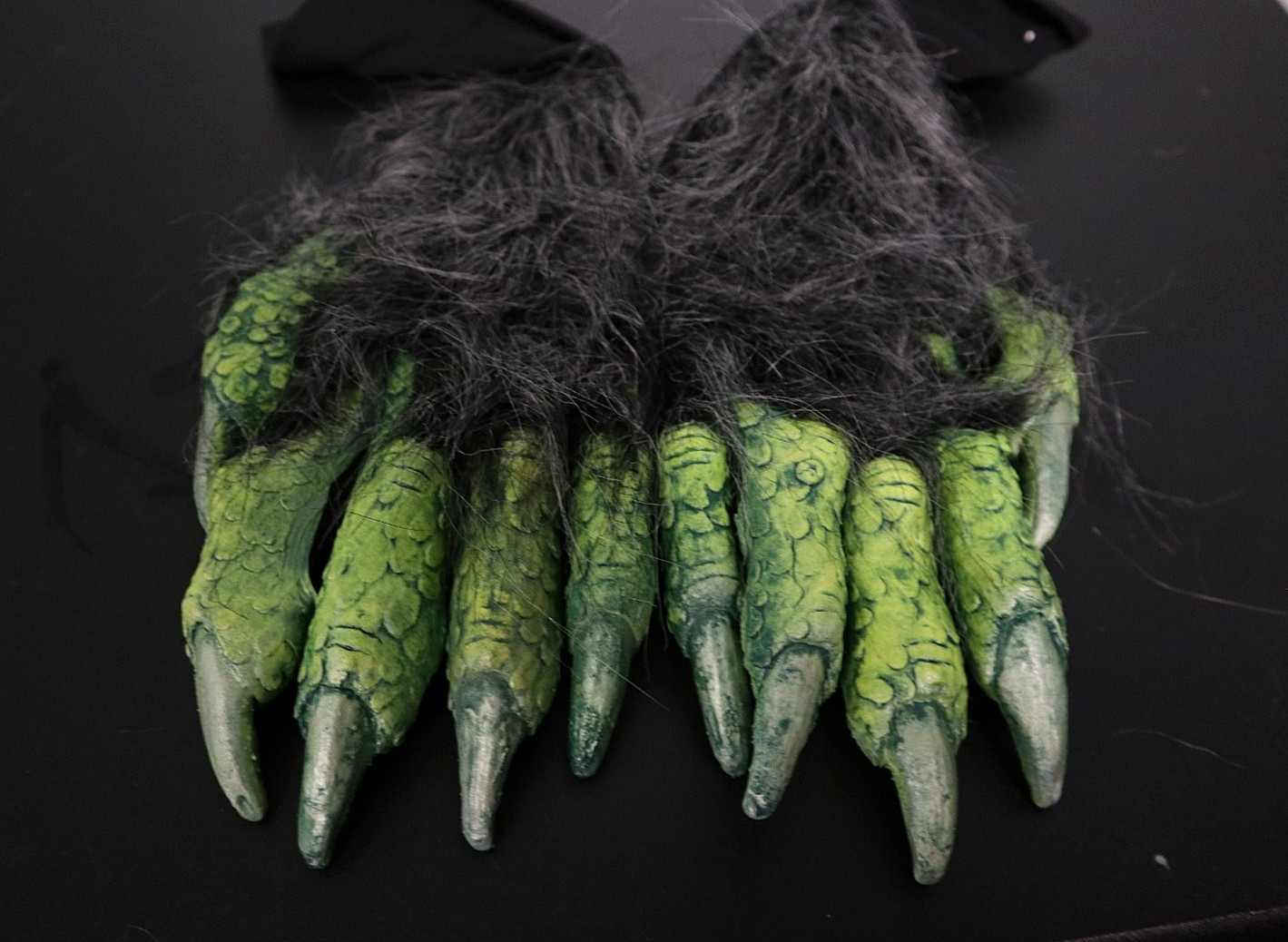 Beastly Monster Hands - Zagone Studios "Green Beast Gloves"