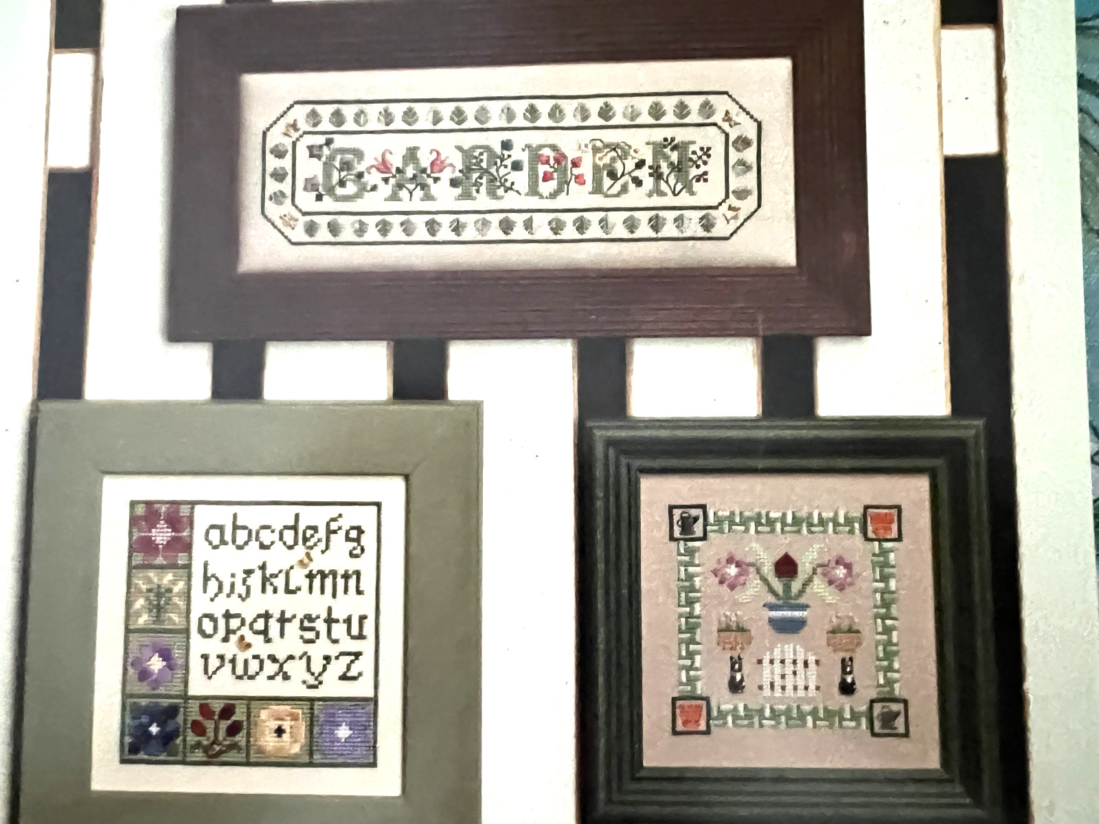 Elizabeth's Designs-Garden Samplers Chart & Charm Pack