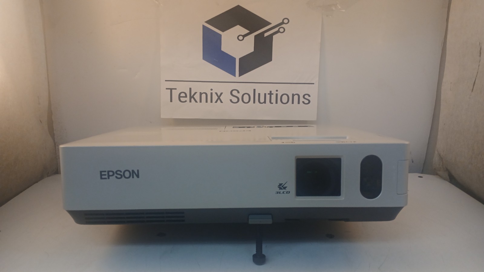 Epson LCD Projector EMP-1810 2,279 Hours *WORKING* *READ*