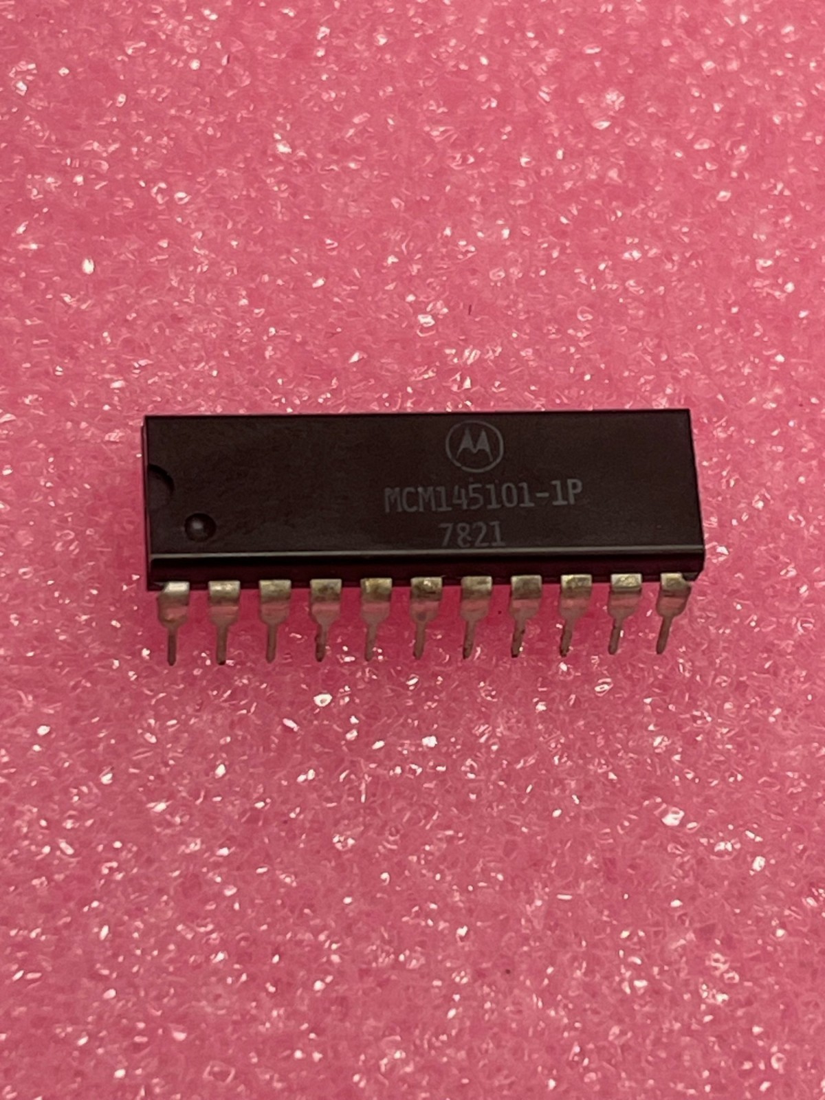 Motorola MC145101-1P Static RAM 256x4 22 Pin Plastic DIP - NEW!