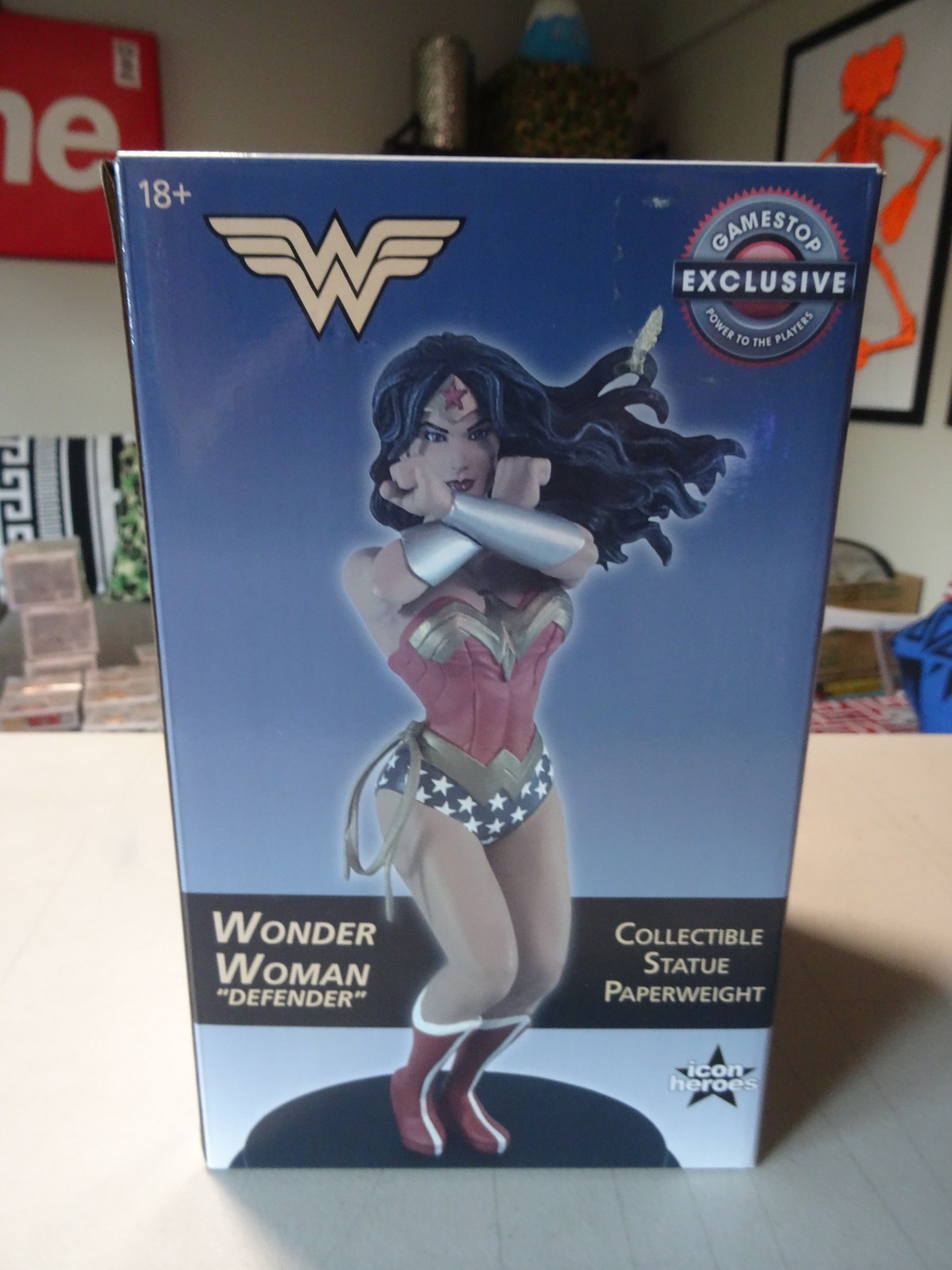 Wonder Woman Defender Statue Paperweight Icon Heroes Gamestop Exclusive Limited