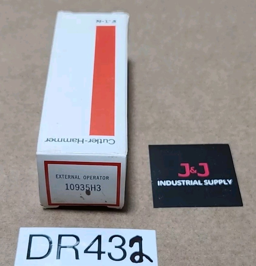 *NEW SURP* Cutler-Hammer 10935H3 External Gray Reset Flush Pushbutton + Warranty
