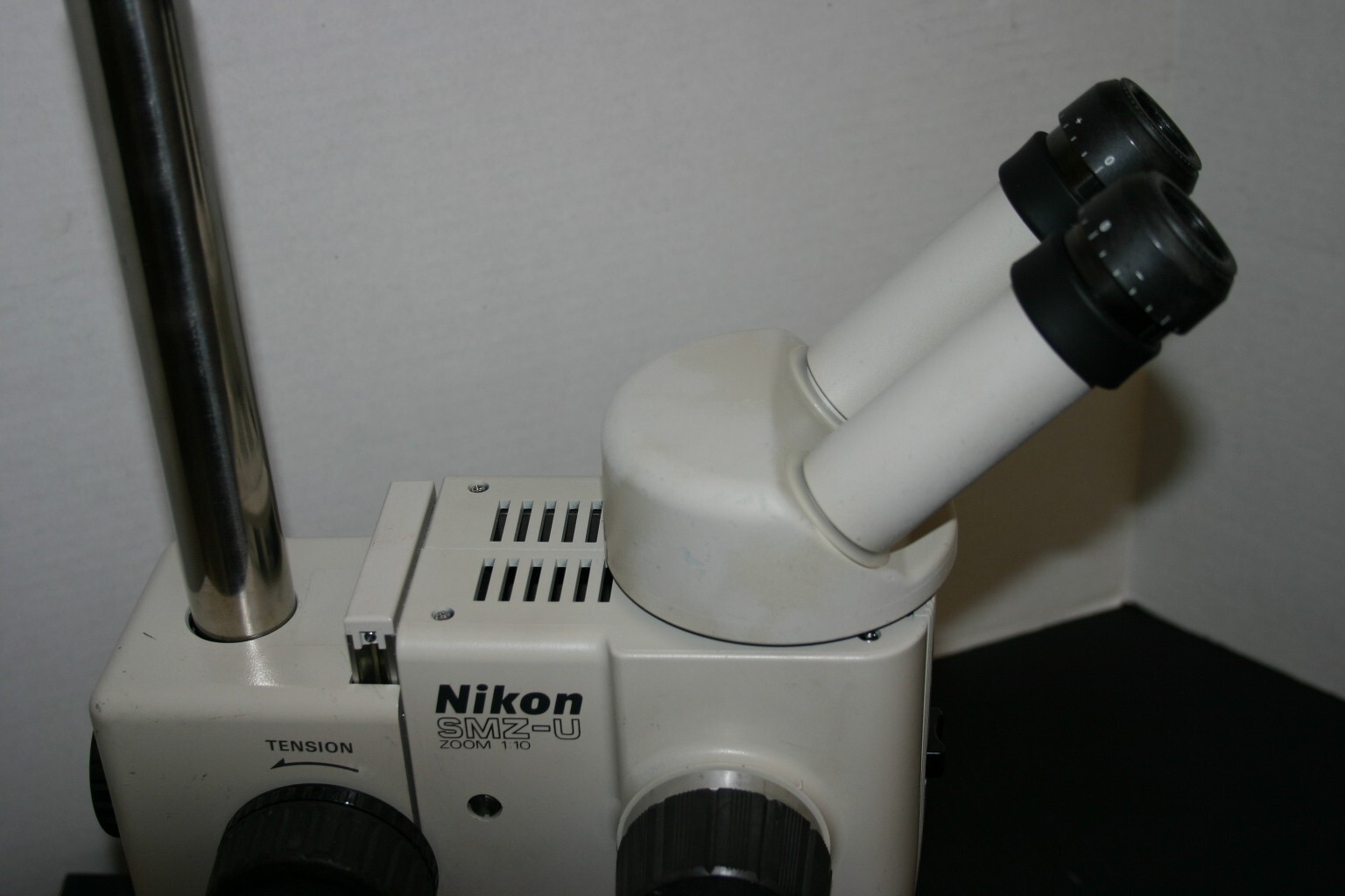 Nice Nikon SMZ-U Stereozoom Microscope Pole Stand Ring Light 7-75X