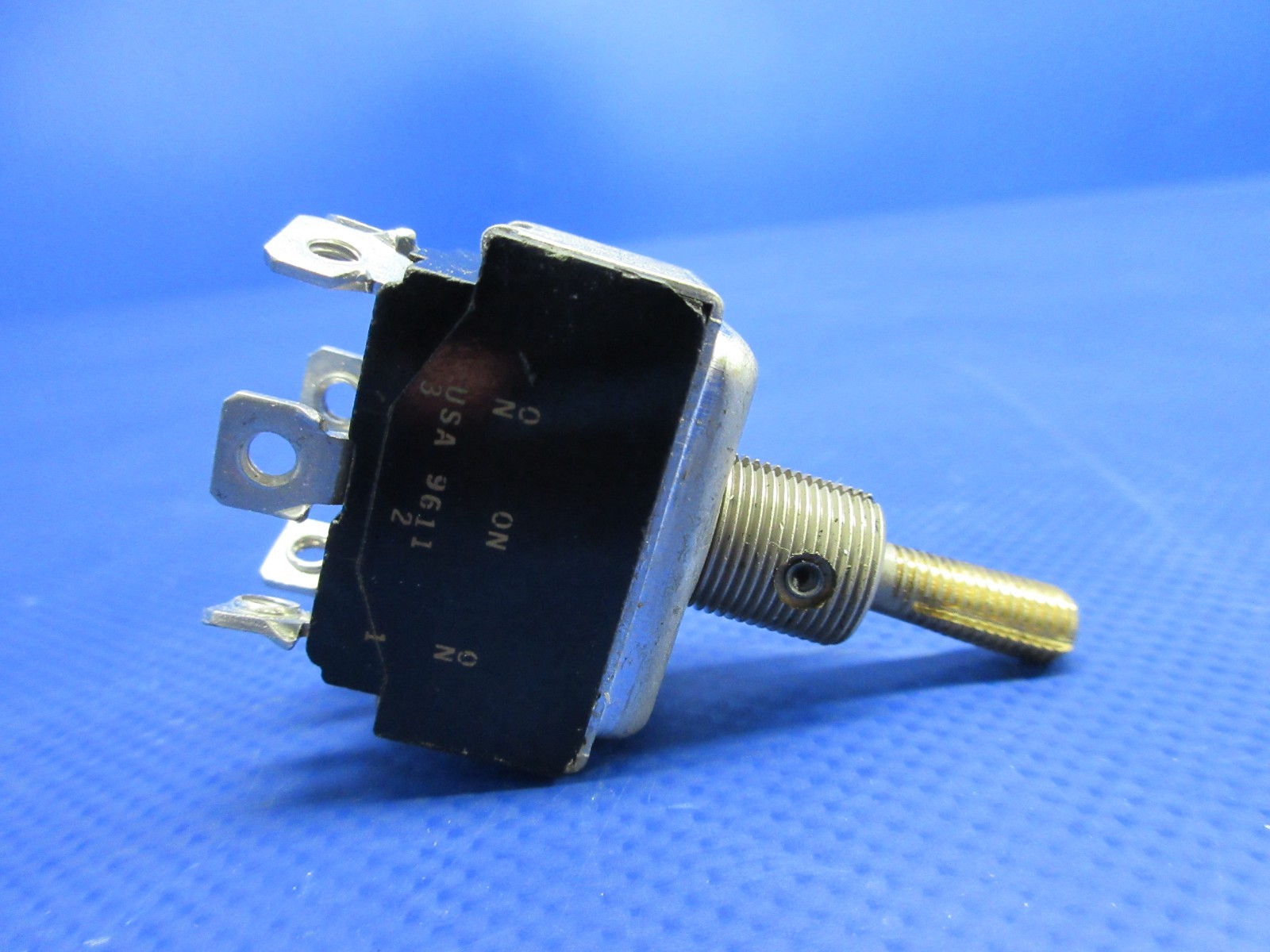 Cessna Flap Switch P/N S1661-2 NOS (0426-718)