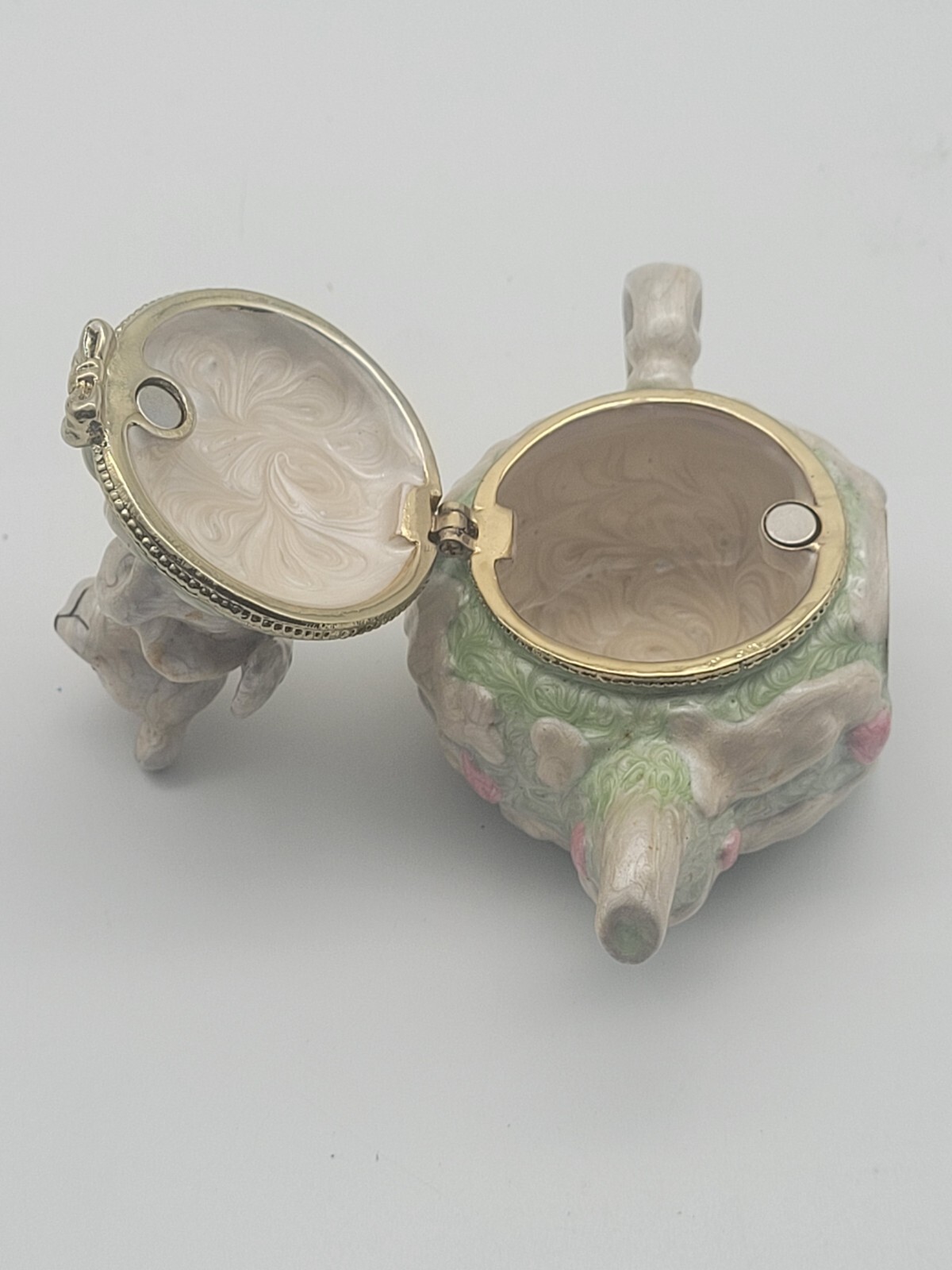 Teddy bear sitting on a teapot Trinket Box