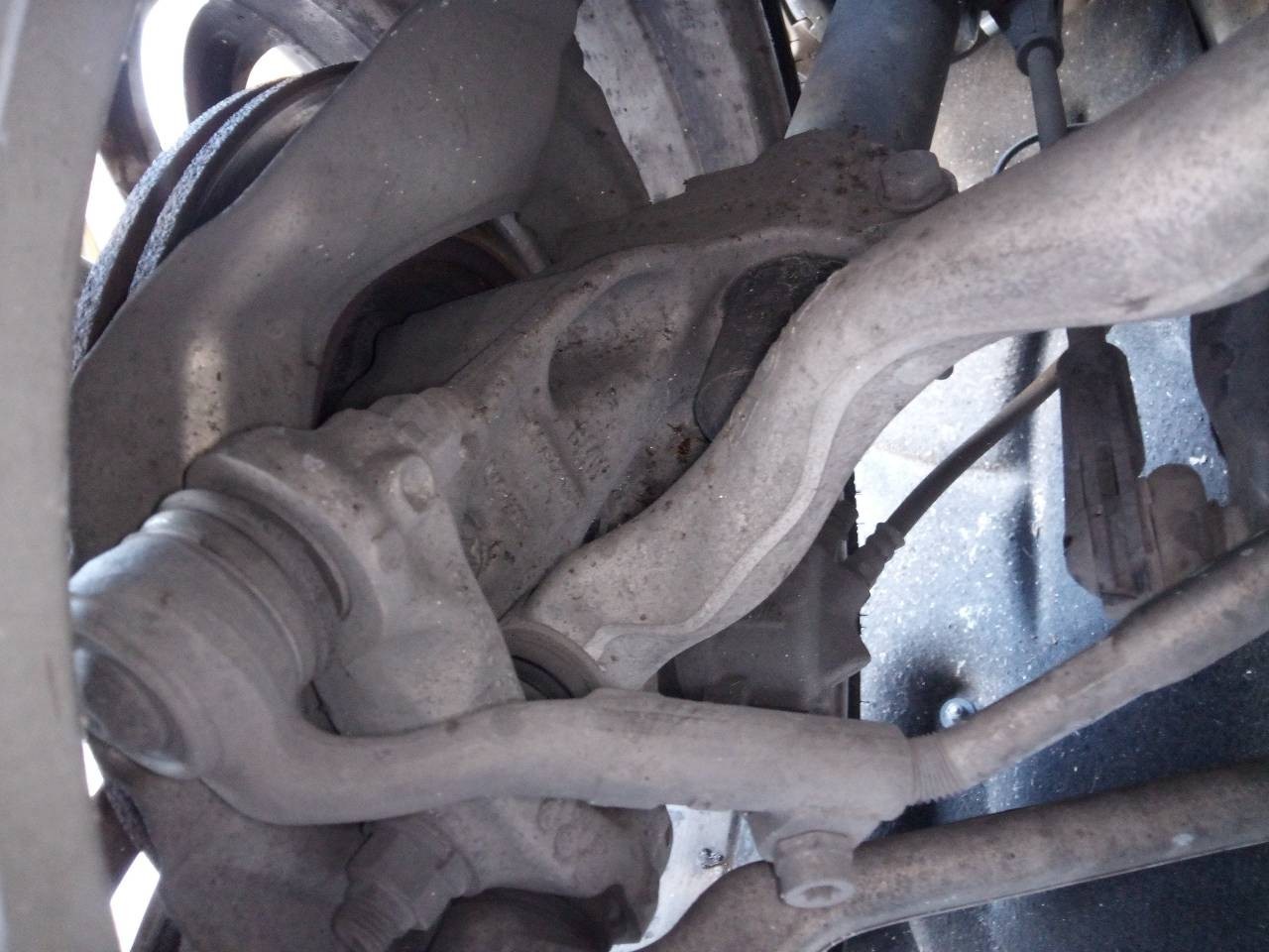 FRONT RIGHT ANKLE / 2529318 FOR BMW SERIES 1 SEDAN F21 116D