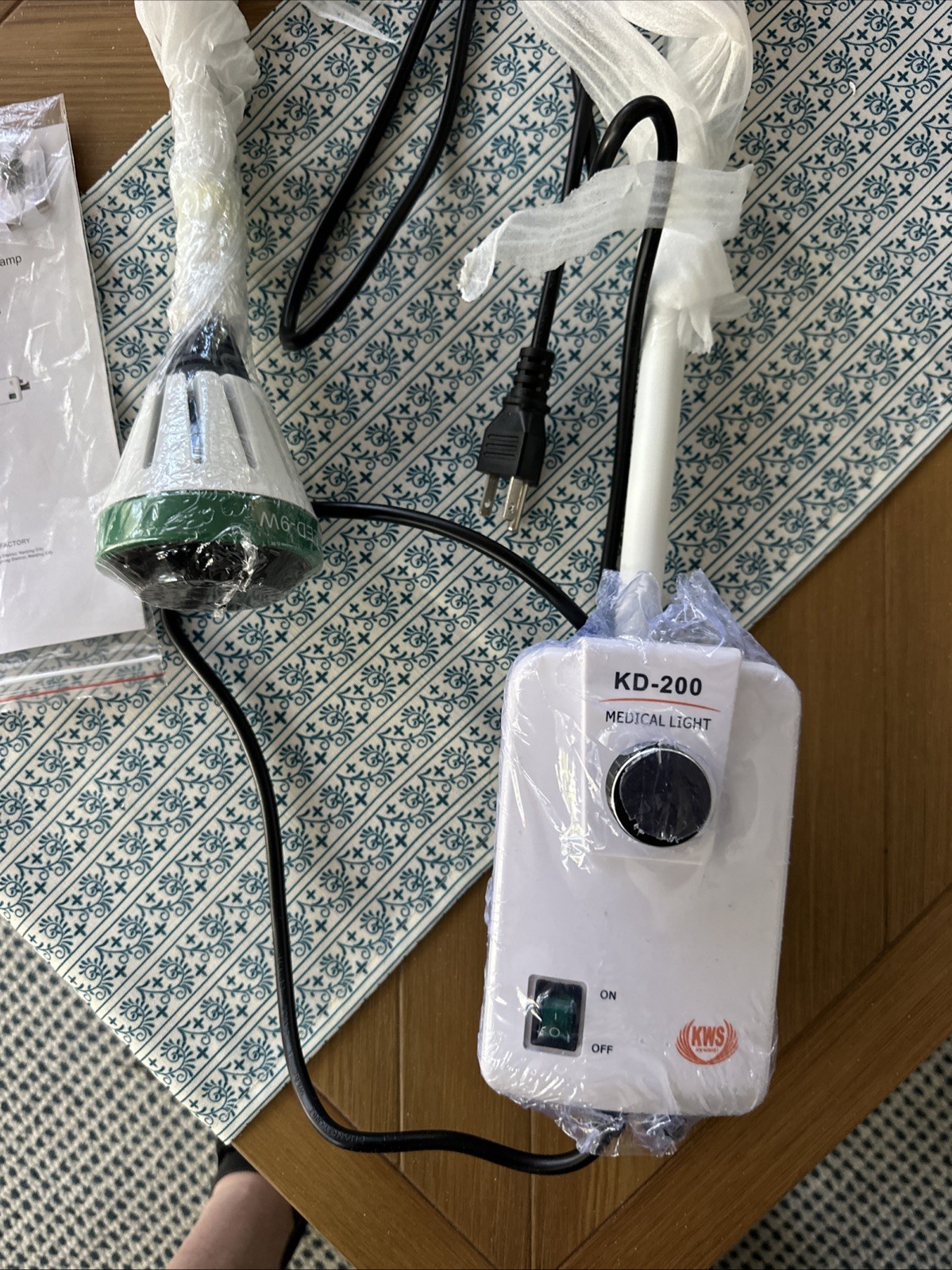 9W LED  Dental /Medical Examination Light Gooseneck Multi-angle US Light Only