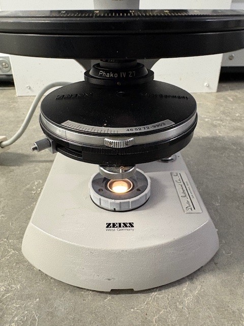 Zeiss Standard 18 Polarizing Microscope w/ Lens & Rotating Stage