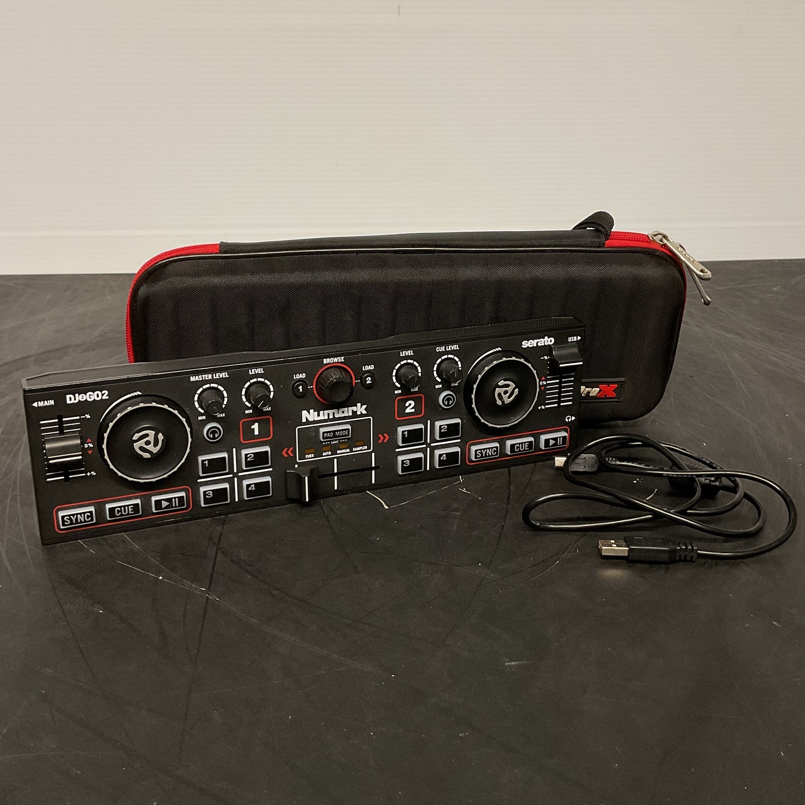Numark 2-ch Compact USB DJ Controller