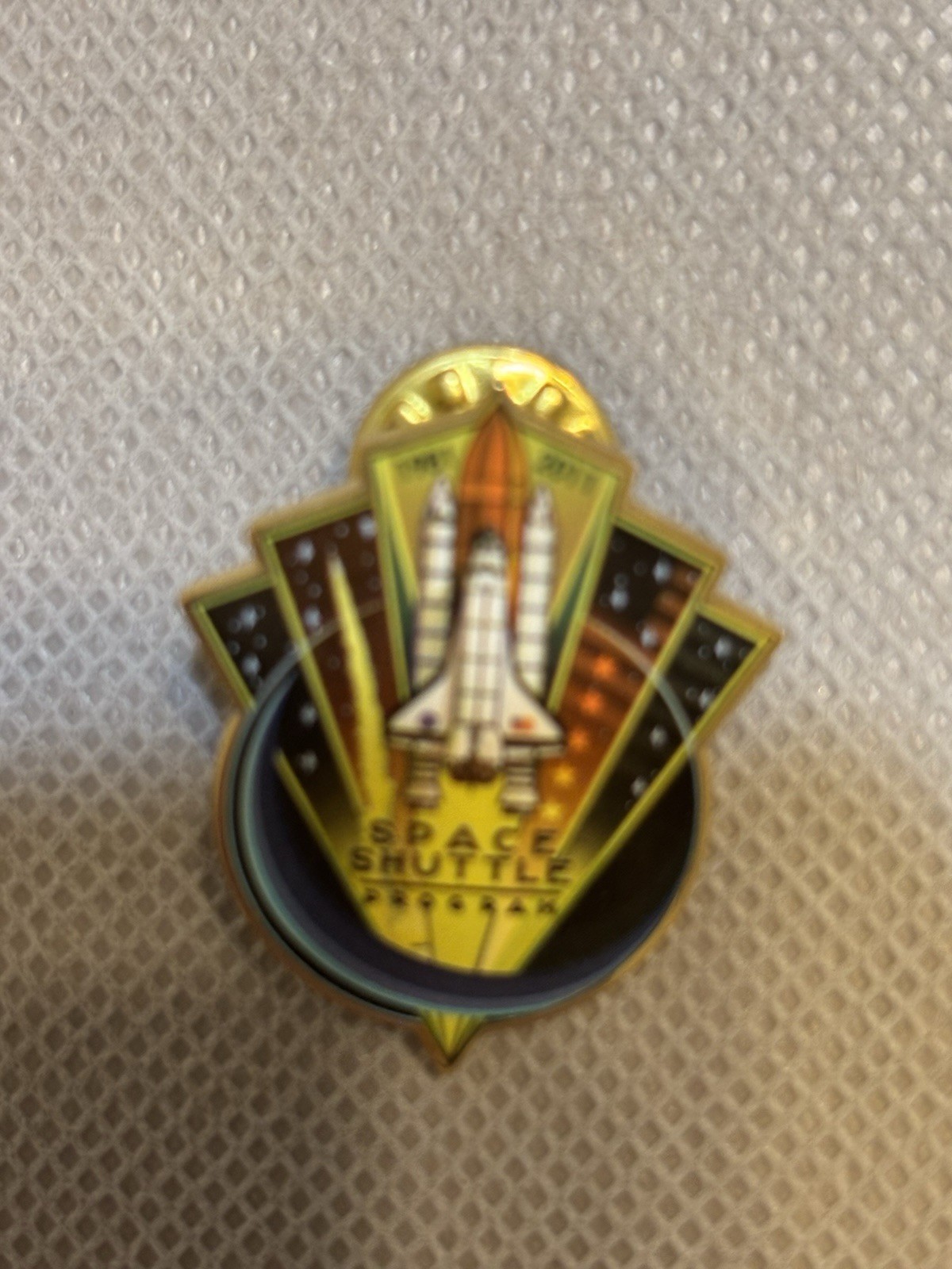 2 NEW SPACE SHUTTLE PROGRAM PINS NASA COMMEMORATIVE