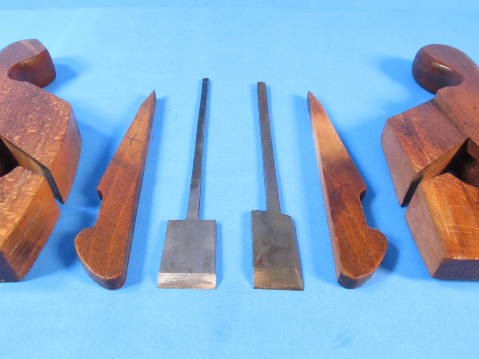 matched pair same radius Sims London wood molding planes 1 curved 1 compassed