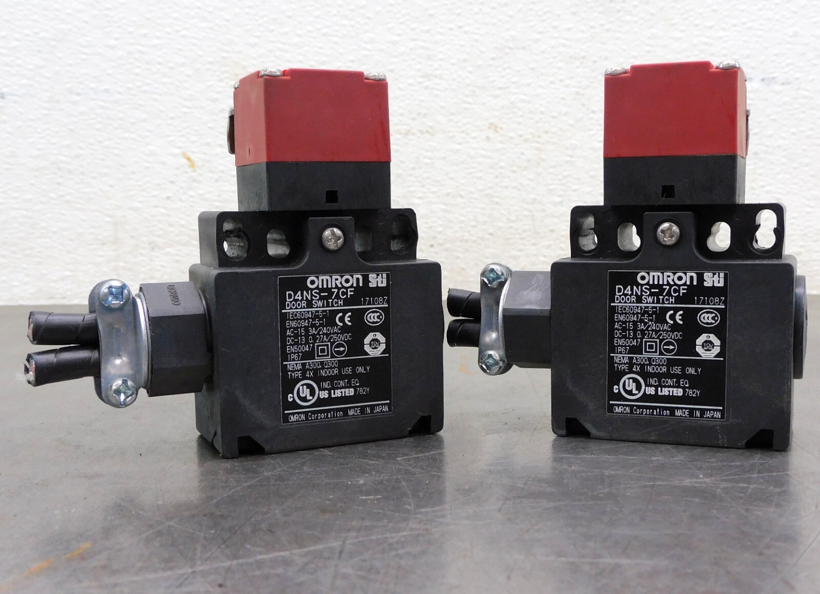 Omron D4NS-7CF Switch Safety Sensor 17108Z Lot of Two (2)