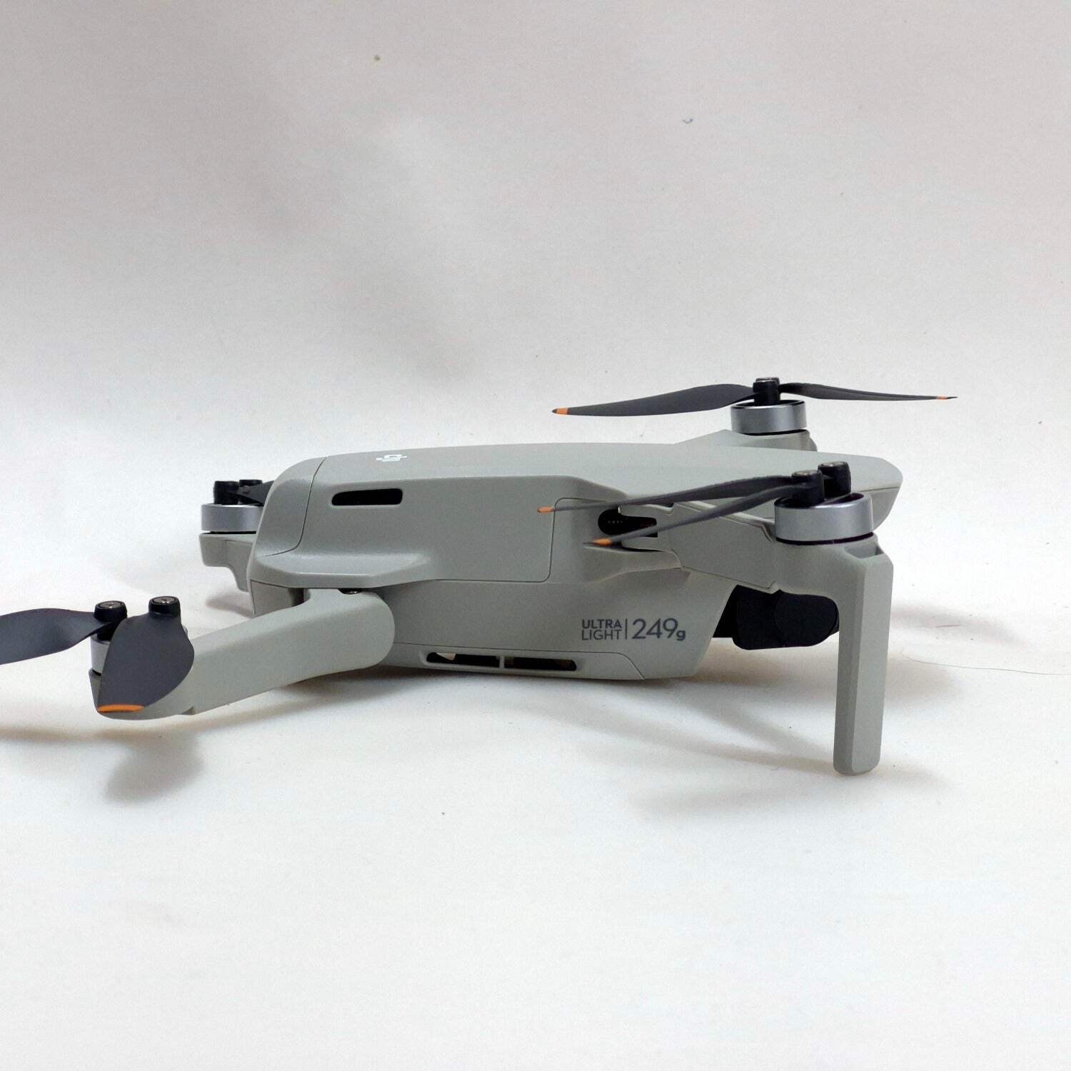 DJI Mini 2 SE Camera Drone Combo w/ Batteries and Controller MT2SD