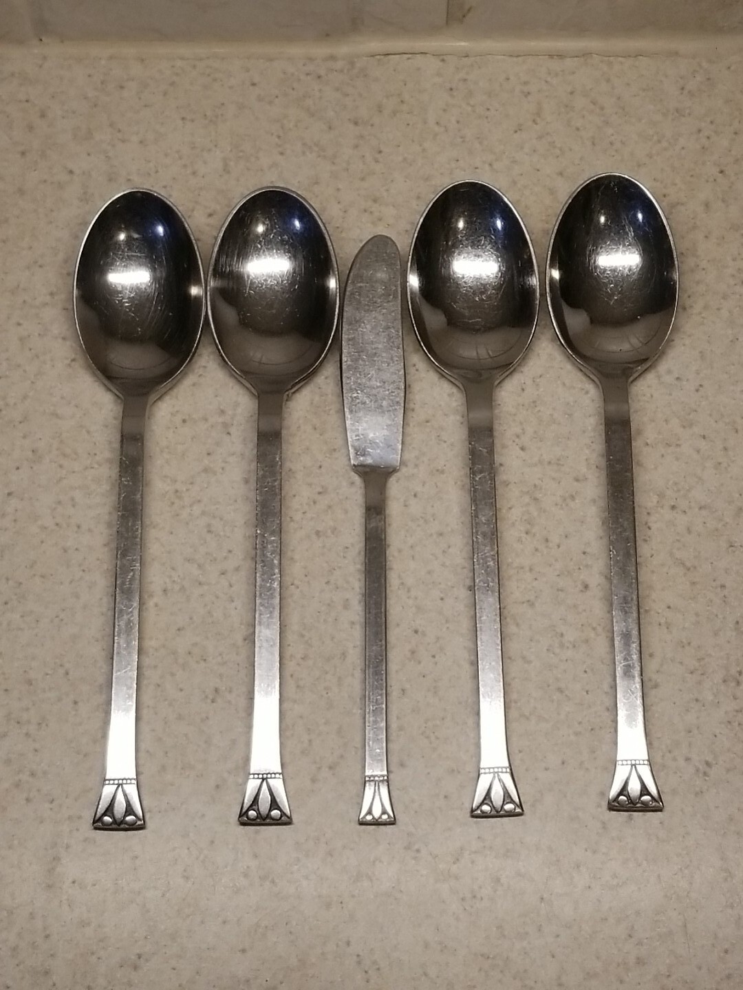 STANLEY ROBERTS STAINLESS FLATWARE ROYALTY 4 PLACE SPOONS & BUTTER KNIFE