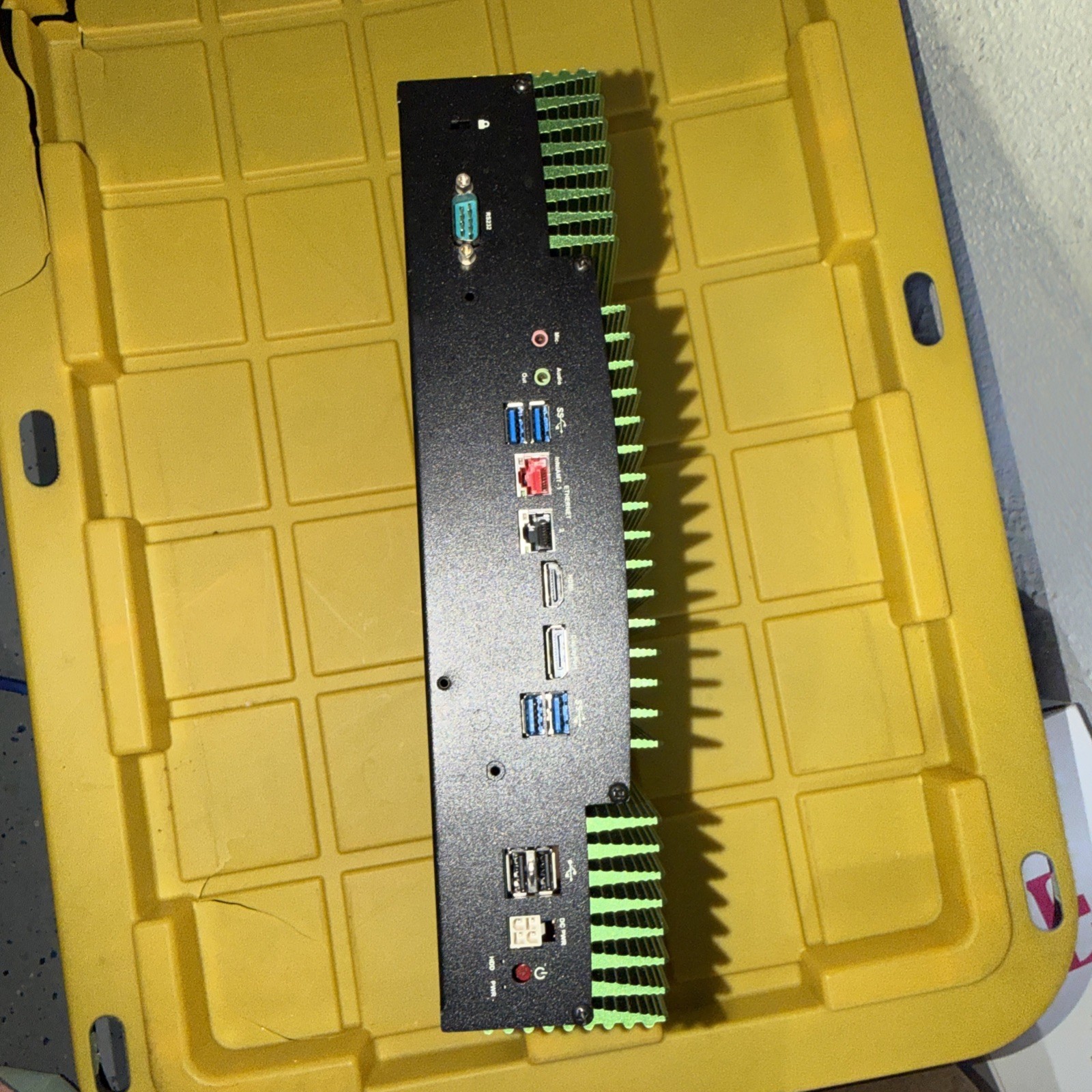 NCR N3000 Site Controller Multifunction Server (1657) Tested Turns On *NO CORDS*