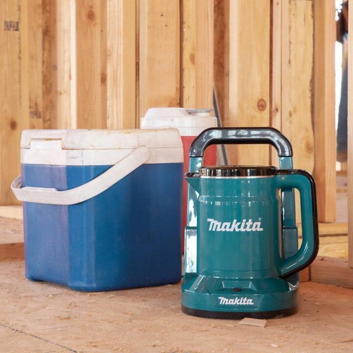 New Makita GTK01Z 40V max XGT® Hot Water Kettle, Tool Only retail for $ 290.00