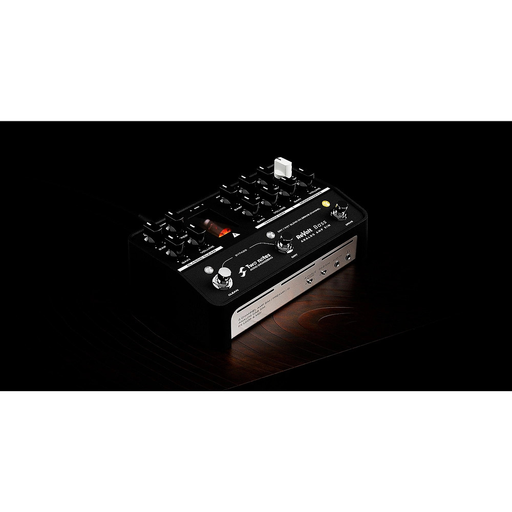 Two Notes AUDIO ENGINEERING ReVolt 3Channel AllAnalog Bass Simulator, DI Pedal