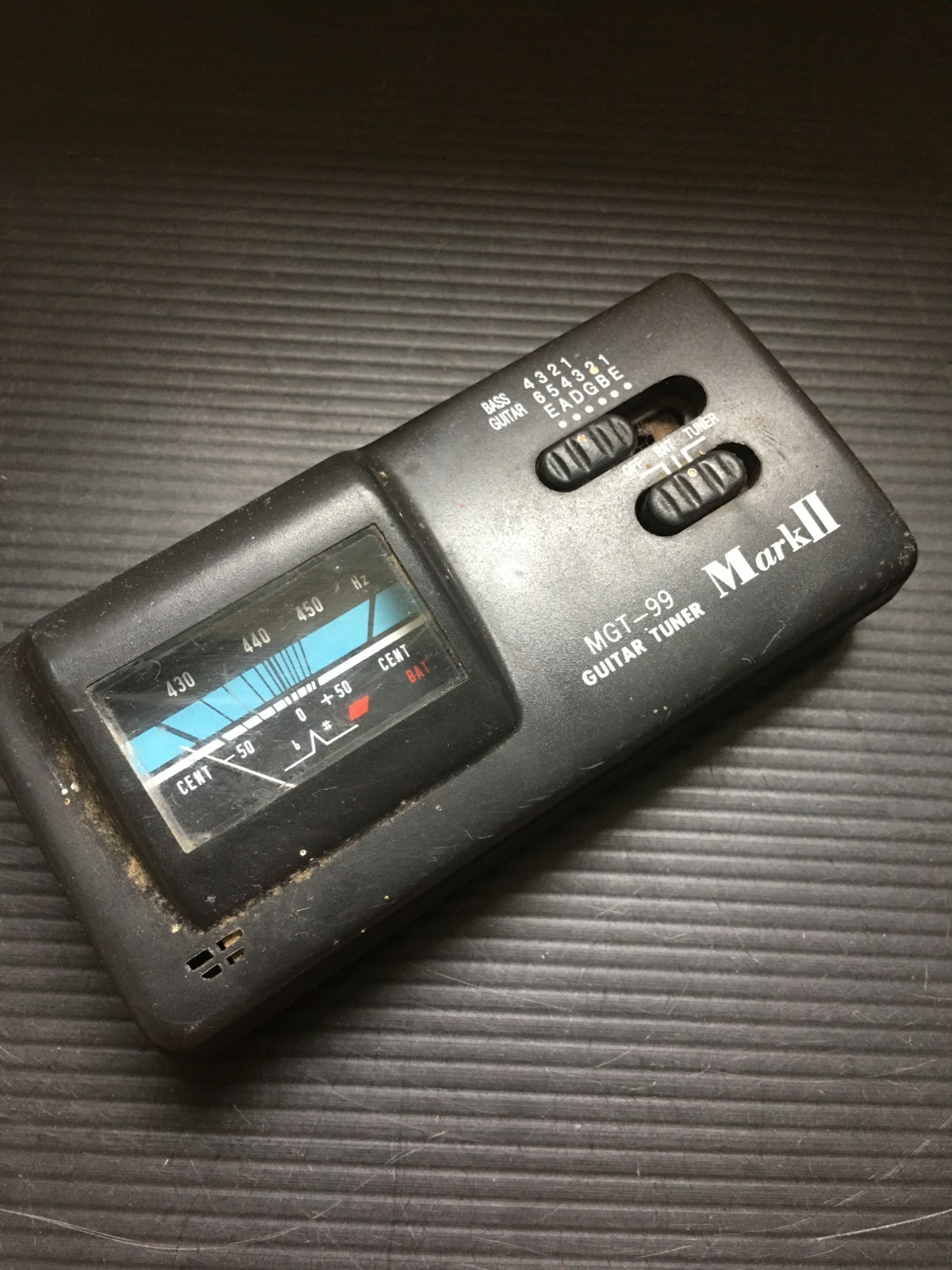 Vintage Mark II MGT-99 Quartz Guitar & Bass Tuner Analog 5.25"L x 2.25"W