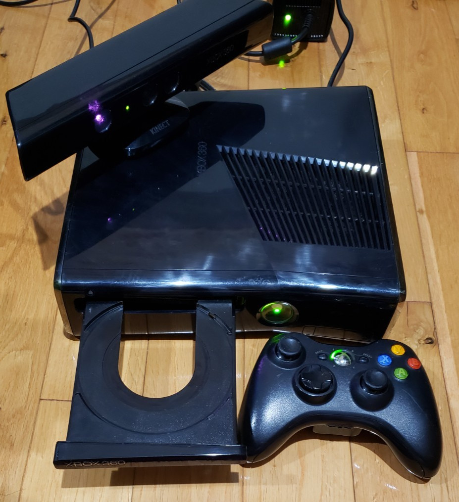 Xbox 360 S Slim Bundle 1439 250GB Console, Kinect Controller Power HDMI, TESTED