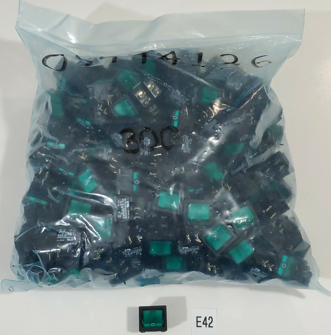 *NEW* LOT OF 300 Arcoletric 6A 250V T90 Green 4 Pin Power Button Rocker Switches