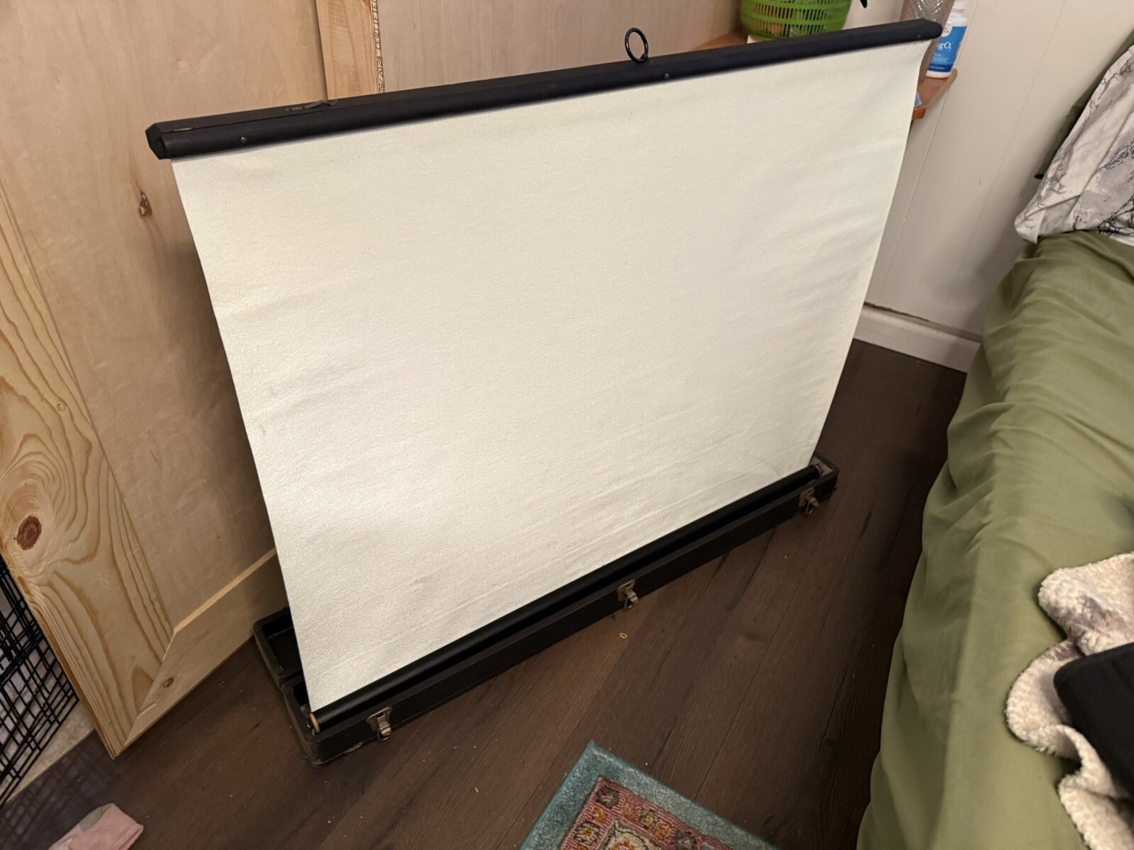 Raven Screen Corp NY Fold Out Up Portable Movie Projector Screen Black Case