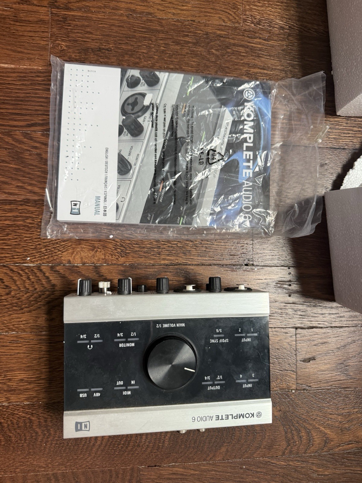 Native Instruments Komplete Audio 6 USB Audio Interface