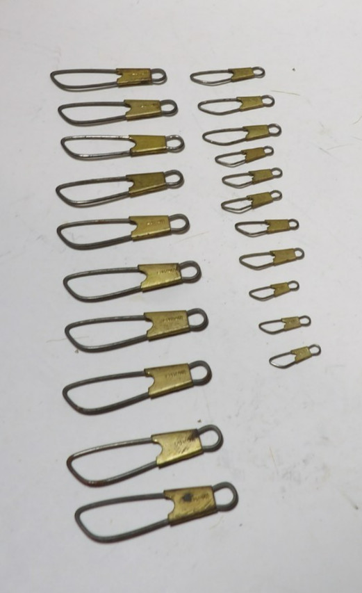 21 Vintage Luxon Fishing Lure Clasps Snaps Tackle Parts 4 Sizes Lot