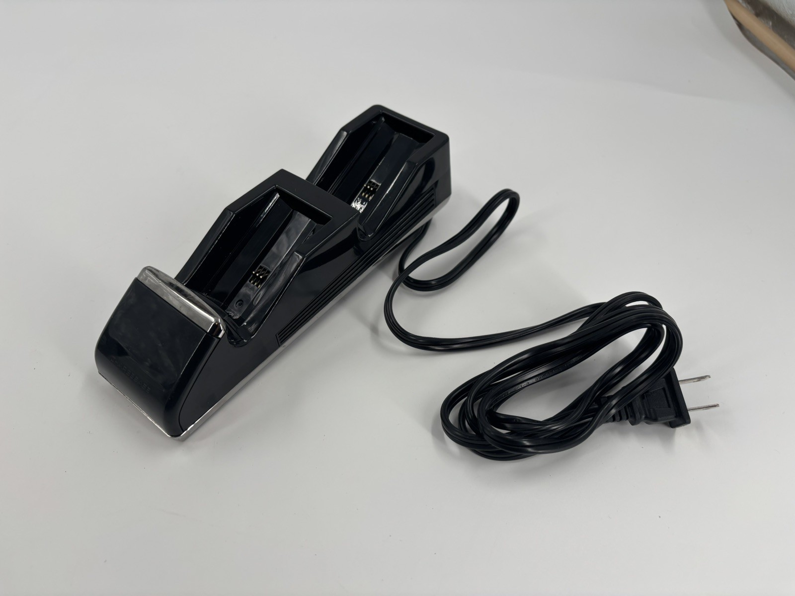 Nyko Dual Controller Charger/ Docking Station 86074-A50 Black for Xbox 360