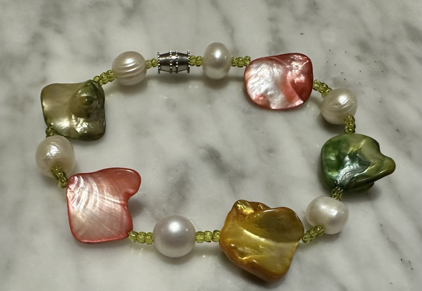 Multicolor Shell and Pearl Bracelet 7.75”