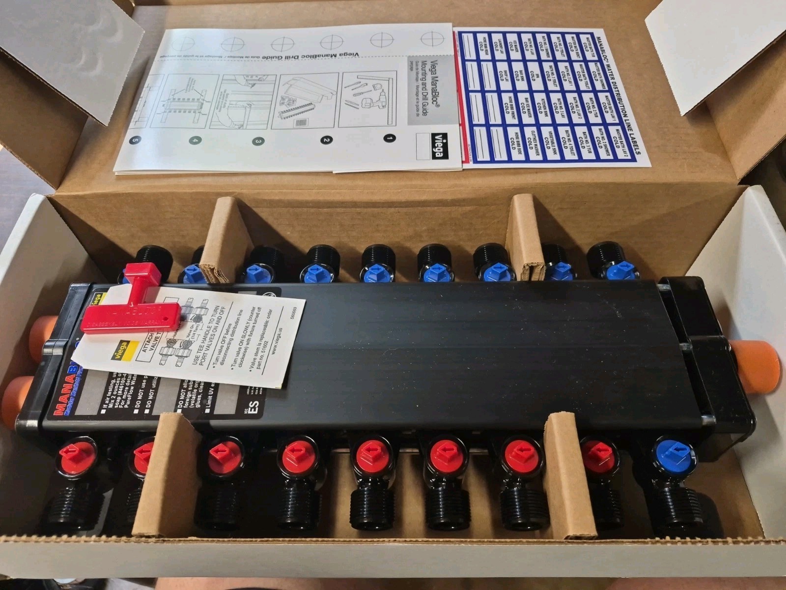 Viega Manabloc 1/2 in x 18 port Distribution Manifold 8 Hot/10 Cold 49615