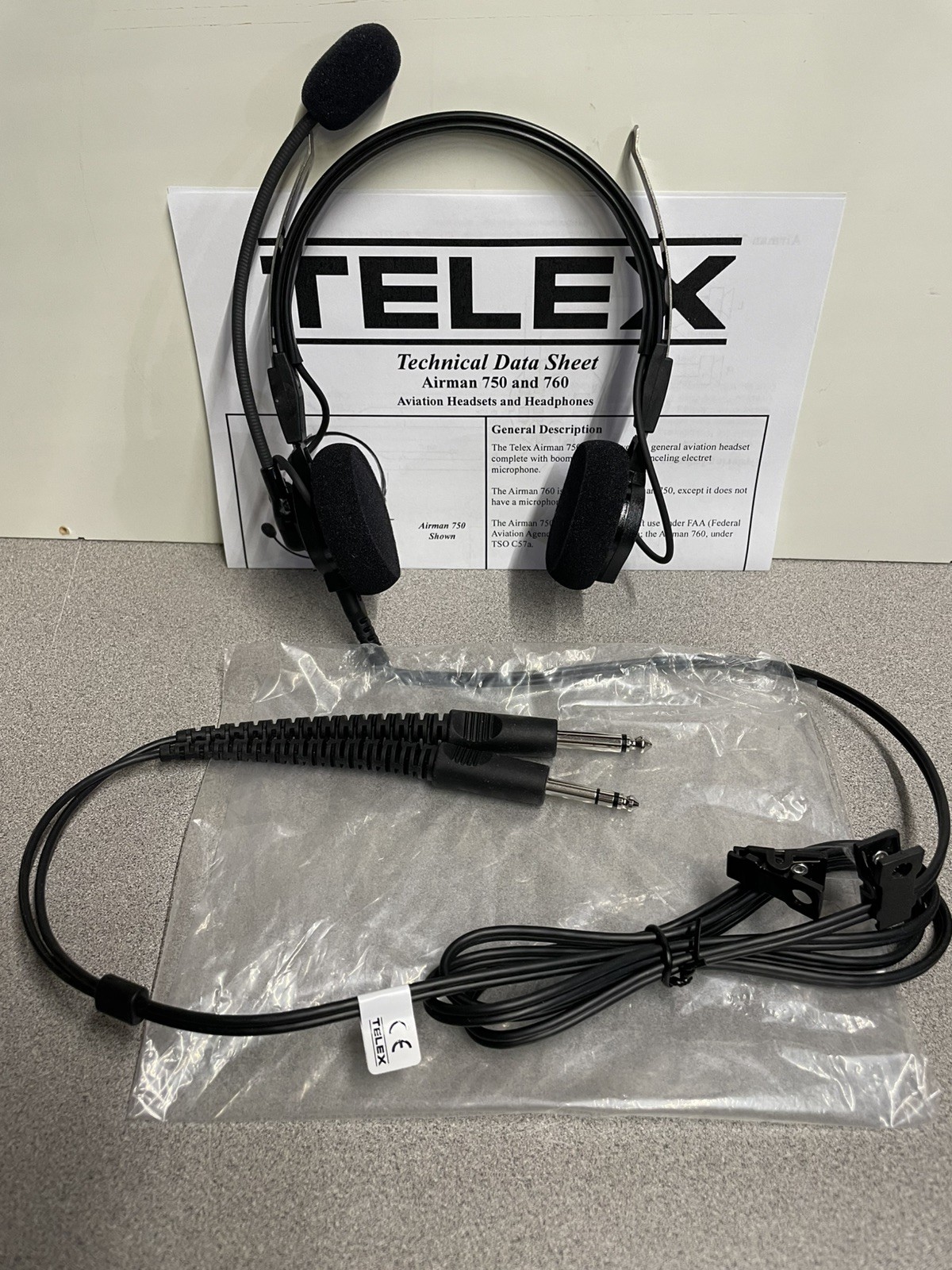 NEW (Never Used) Telex Airman 750 64300-200 DUAL PLUG GA Pilot Aviation Headset