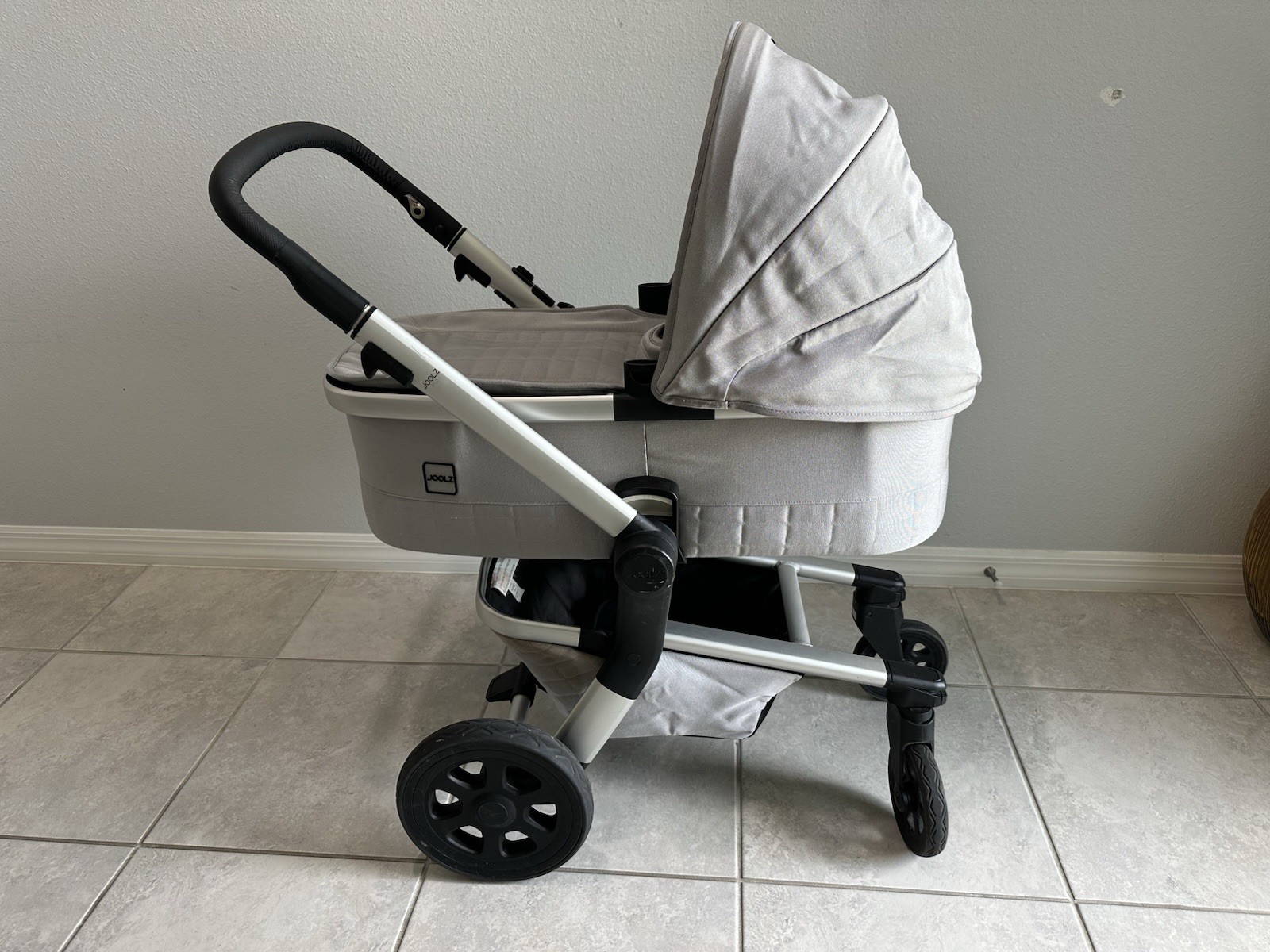 Joolz Hub Stroller,Bassinet ,Reversible Seat Gray/Black