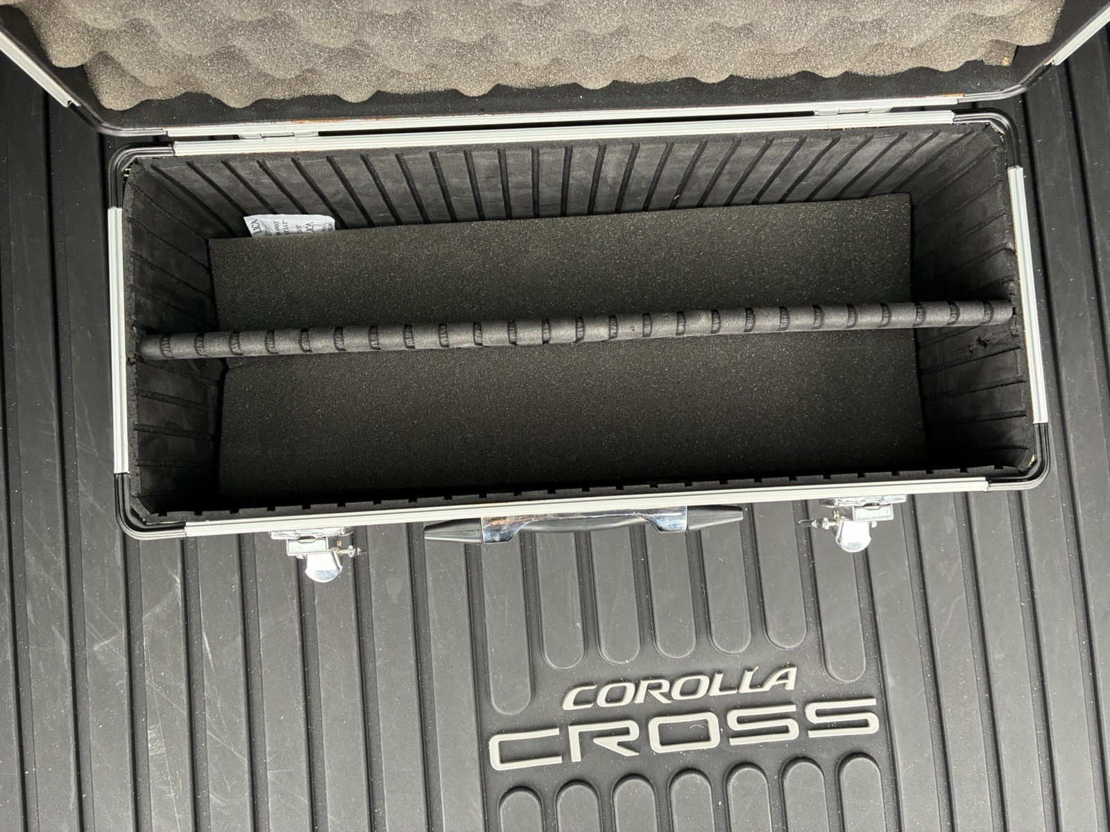 Barska Aluminum Foam-Lined Case w/ Carry Handle Black/Silver