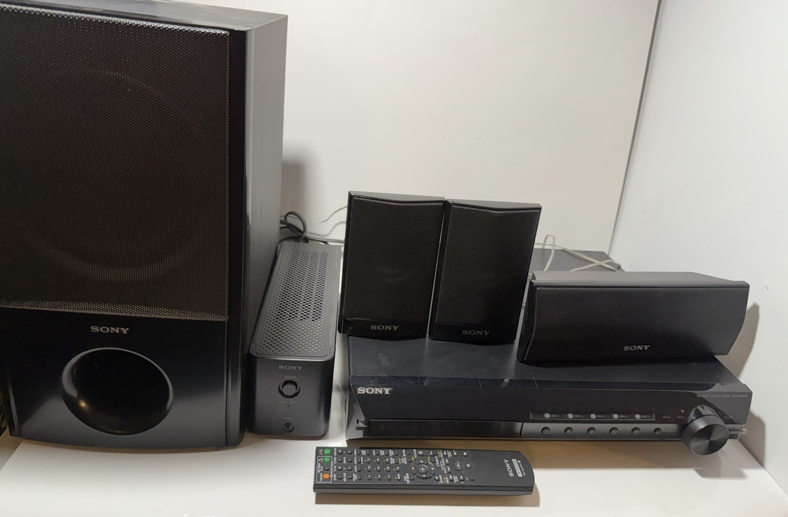 Sony HCD-HDX589W 5-Disc DVD HDMI 5.1 Home Theater w/ Bundle Deal | Tested
