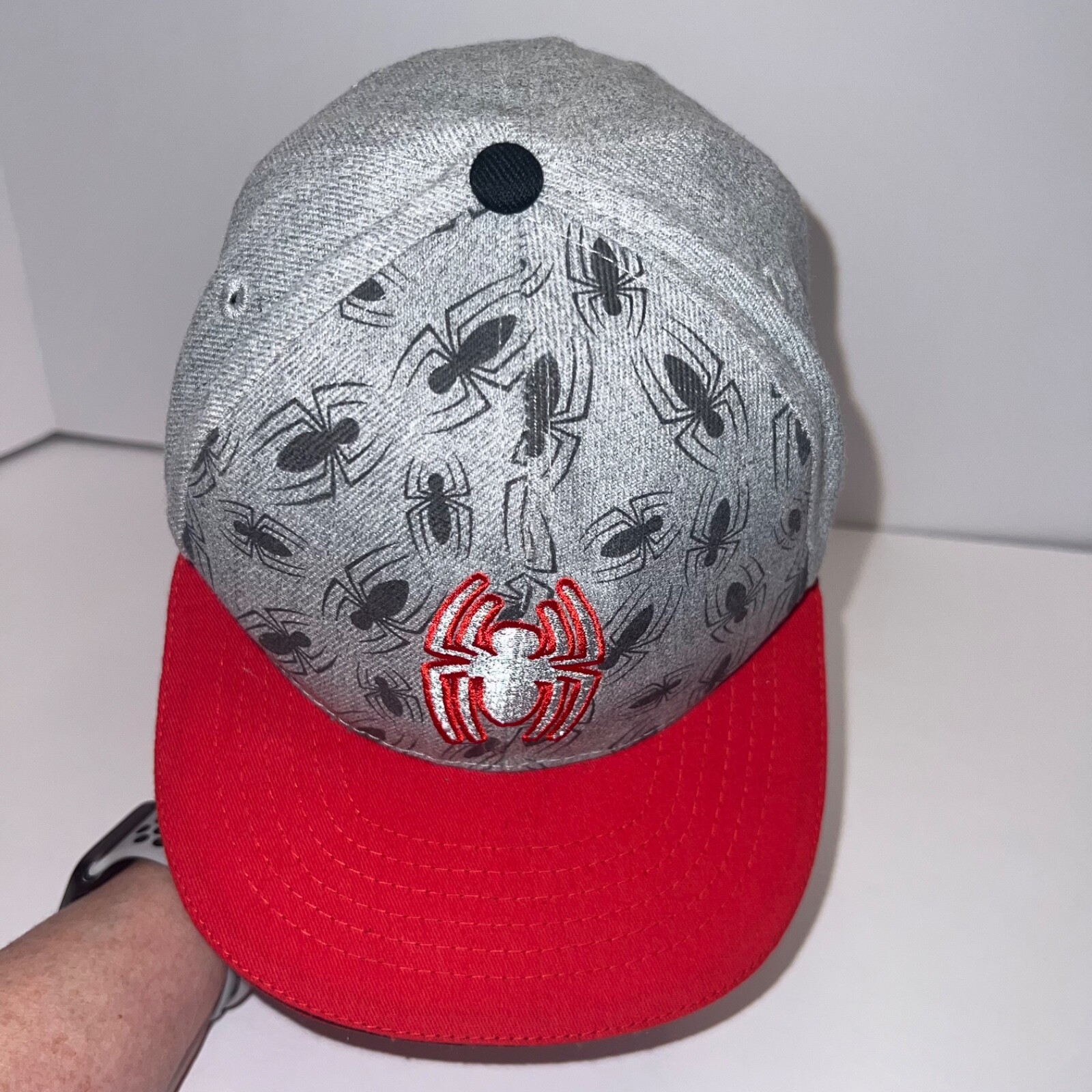Marvel Spiderman Gray Shiny Spider Hat Cap Red Bill,Black Spiders Snapback Youth