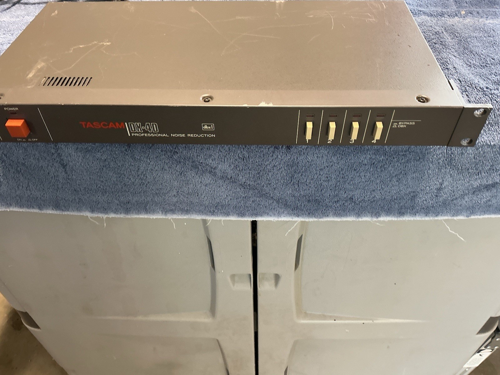 Tascam DX-4D Rackmount DBX I/Professional Noise Reduction Unit
