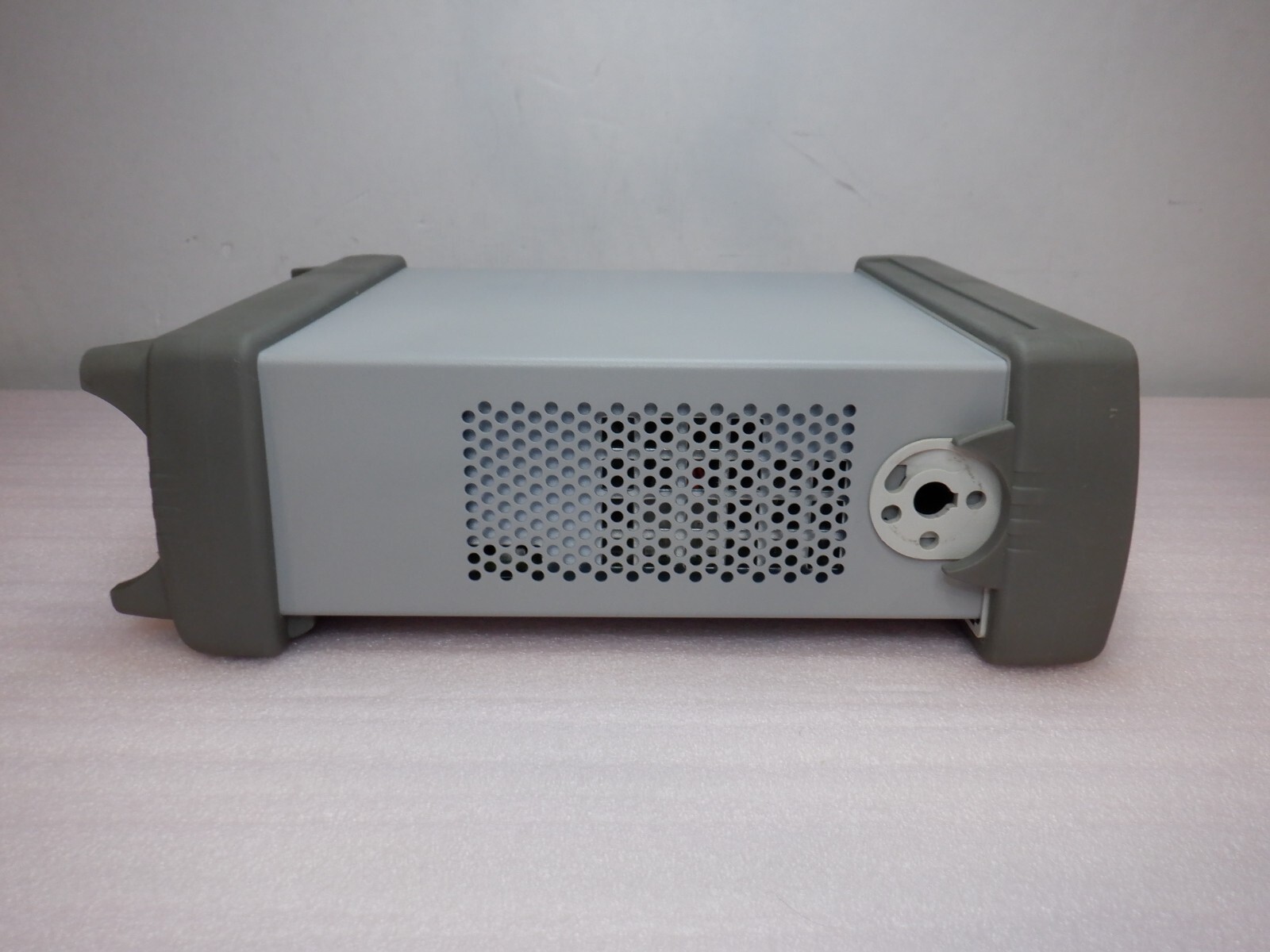AGILENT 33220A ARBITRARY WAVEFORM GENERATOR