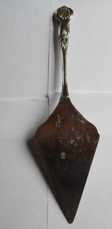 Cake Server- older item, a little heavy, used (6/7/18)
