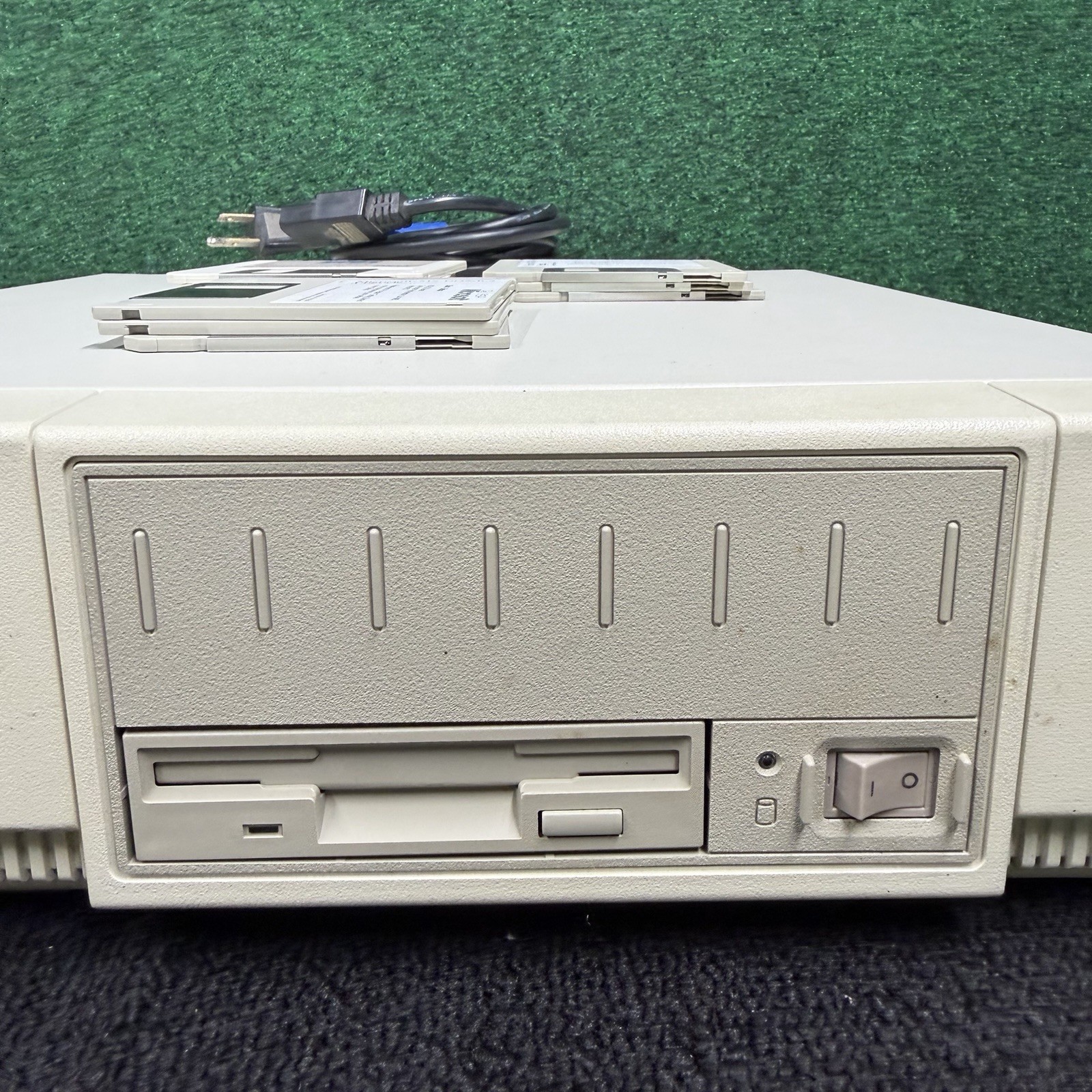 Rare Dell 333p Computer System 1992 w/ DOS 5.0, 6.0 & 6.2 - Powers On