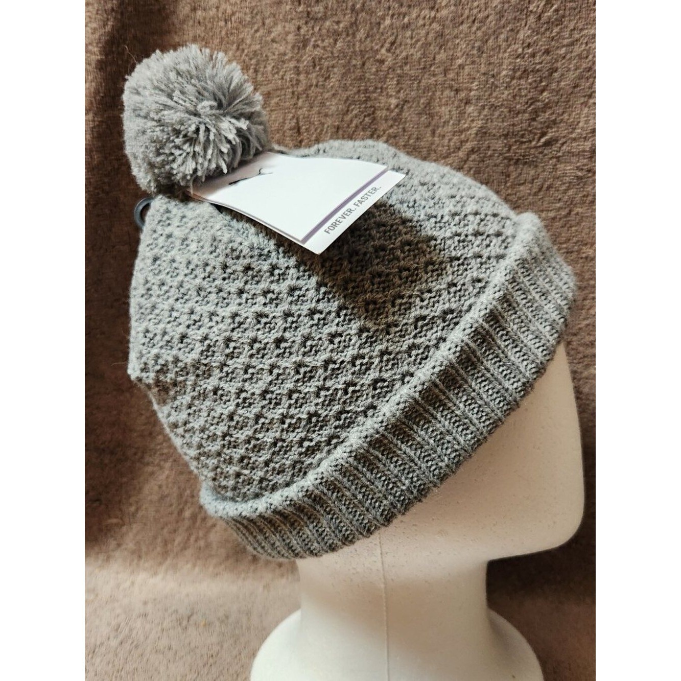 PUMA Gray Pom Pom Knit Hat - One Size - NEW NWT