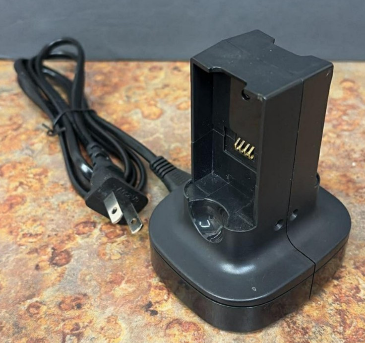 NF-XBX002 Charging Dock Black Nintendo Wii Remote Controller Stand Free Shipping