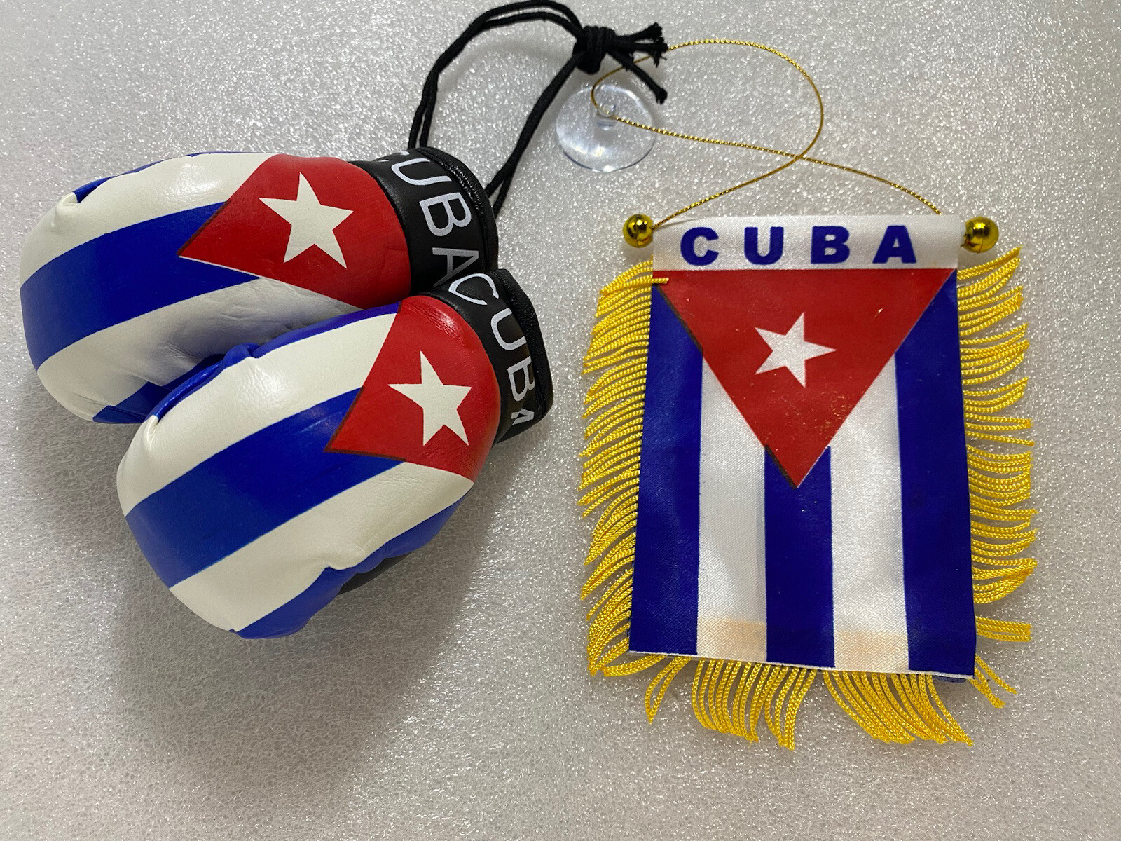 CUBA MINI FLAG AND MINI BOXING GLOVES COMBO