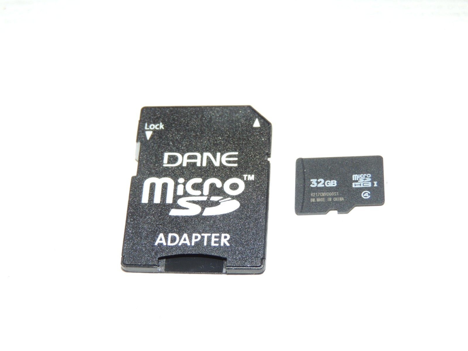 Genuine Dane 32GB MicroSDHC Memory Card + SD Adapter - Class 4