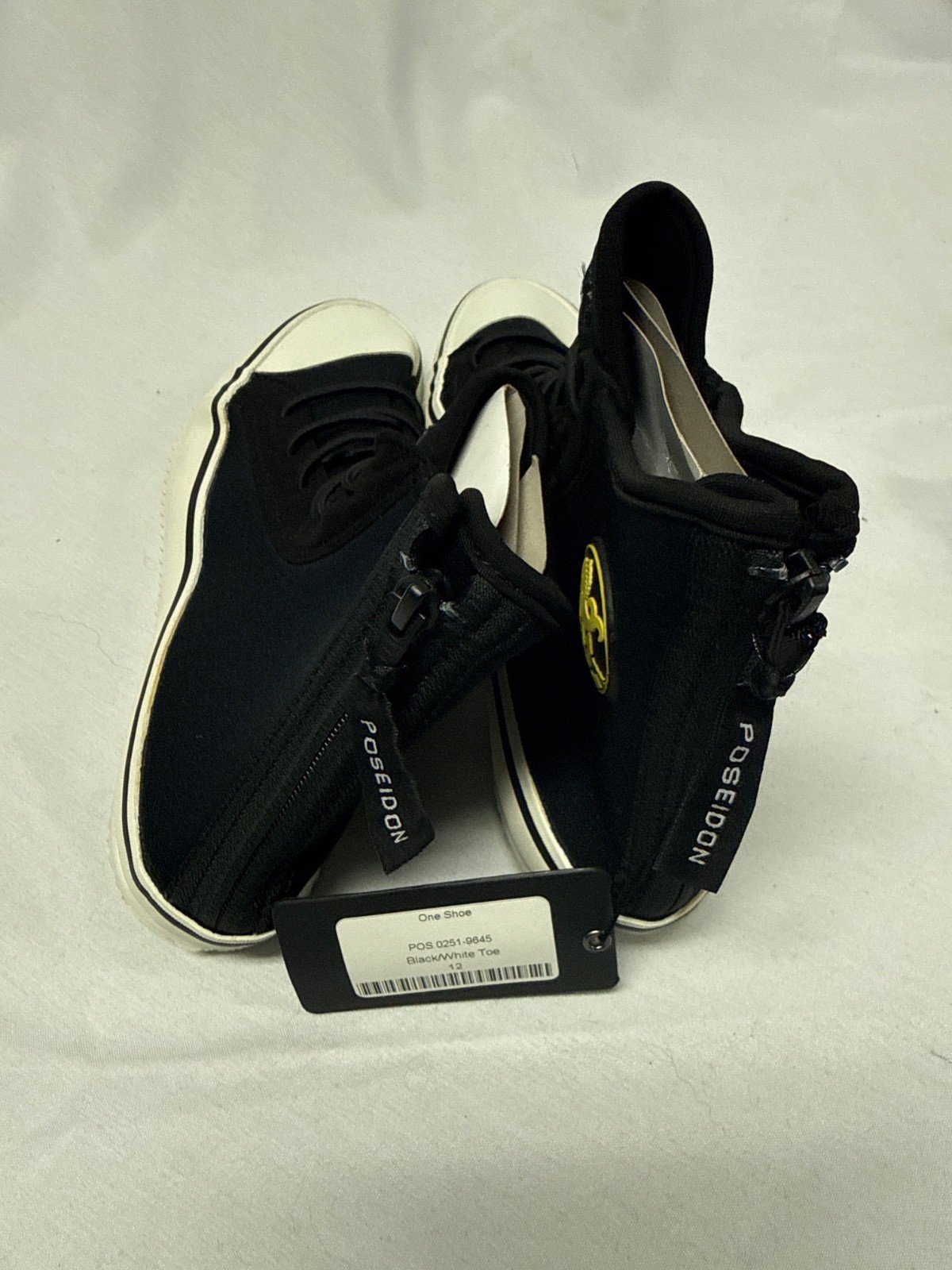 Poseidon one shoe size 12 Black/White,0212