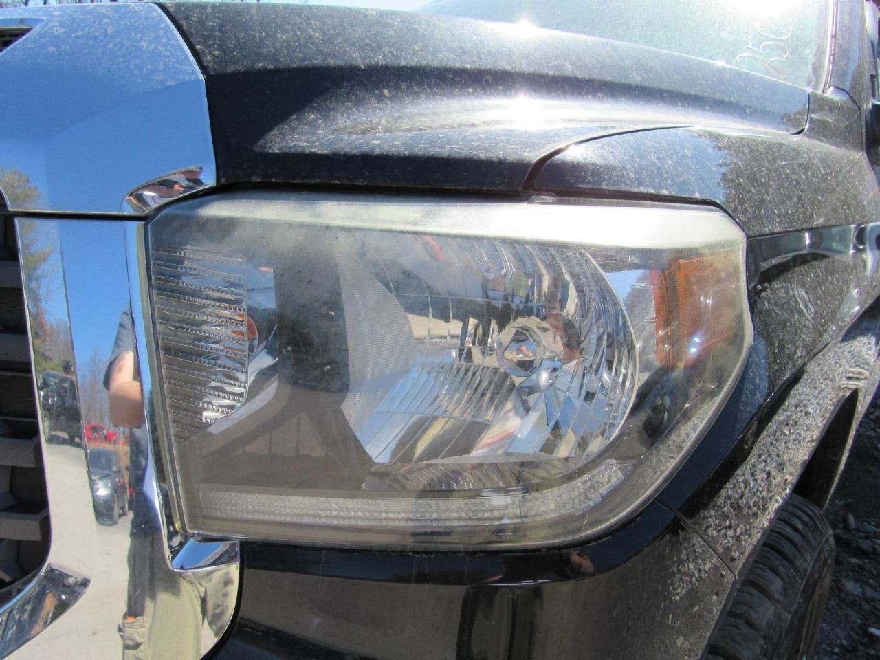 TUNDRA 2019 Glove Box 1031843