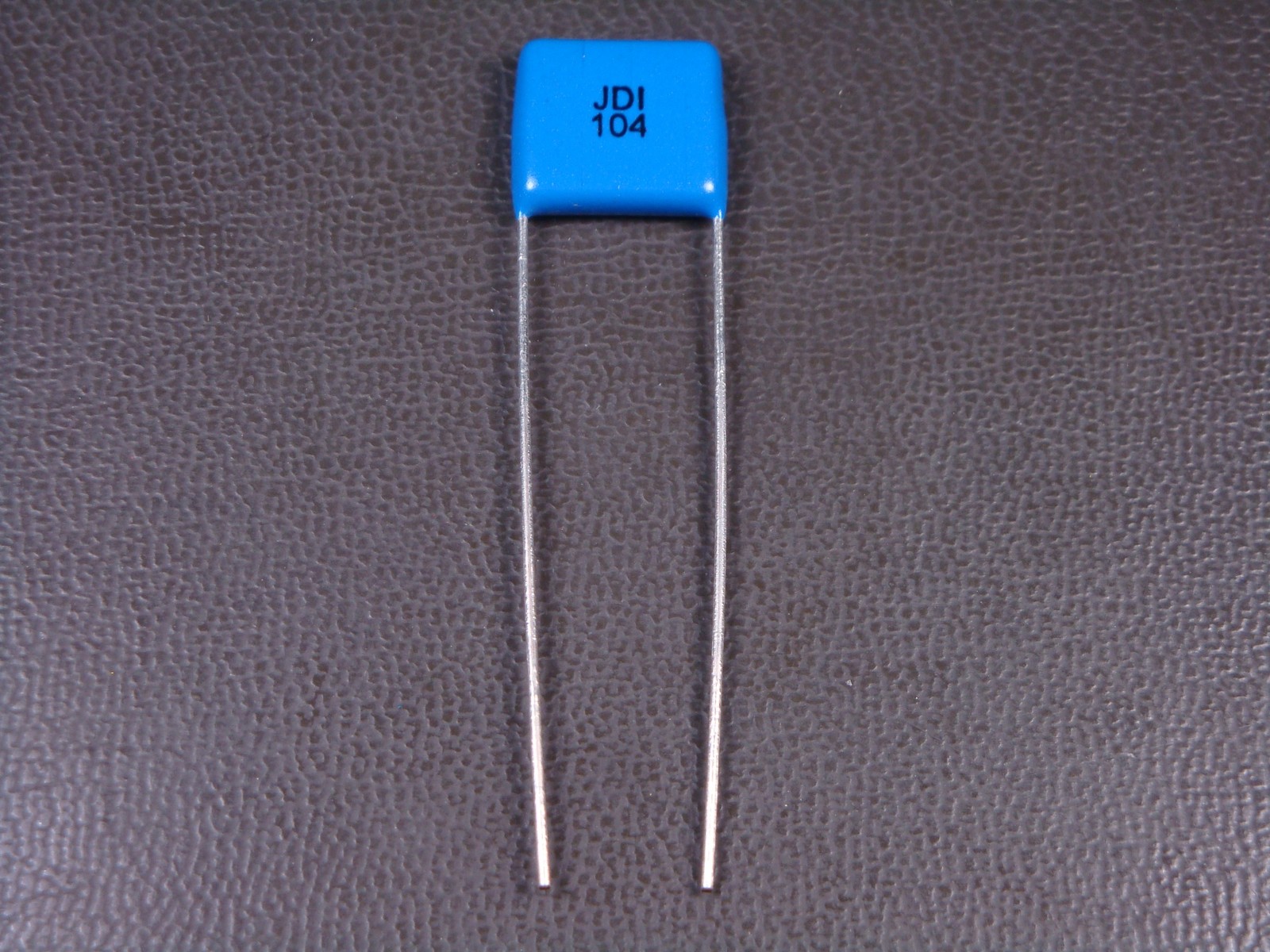 102H62W104KQ4 Johanson Dielectrics Capacitor .1 uF 0.1 μF 10% 1000V 1kV X7R NOS