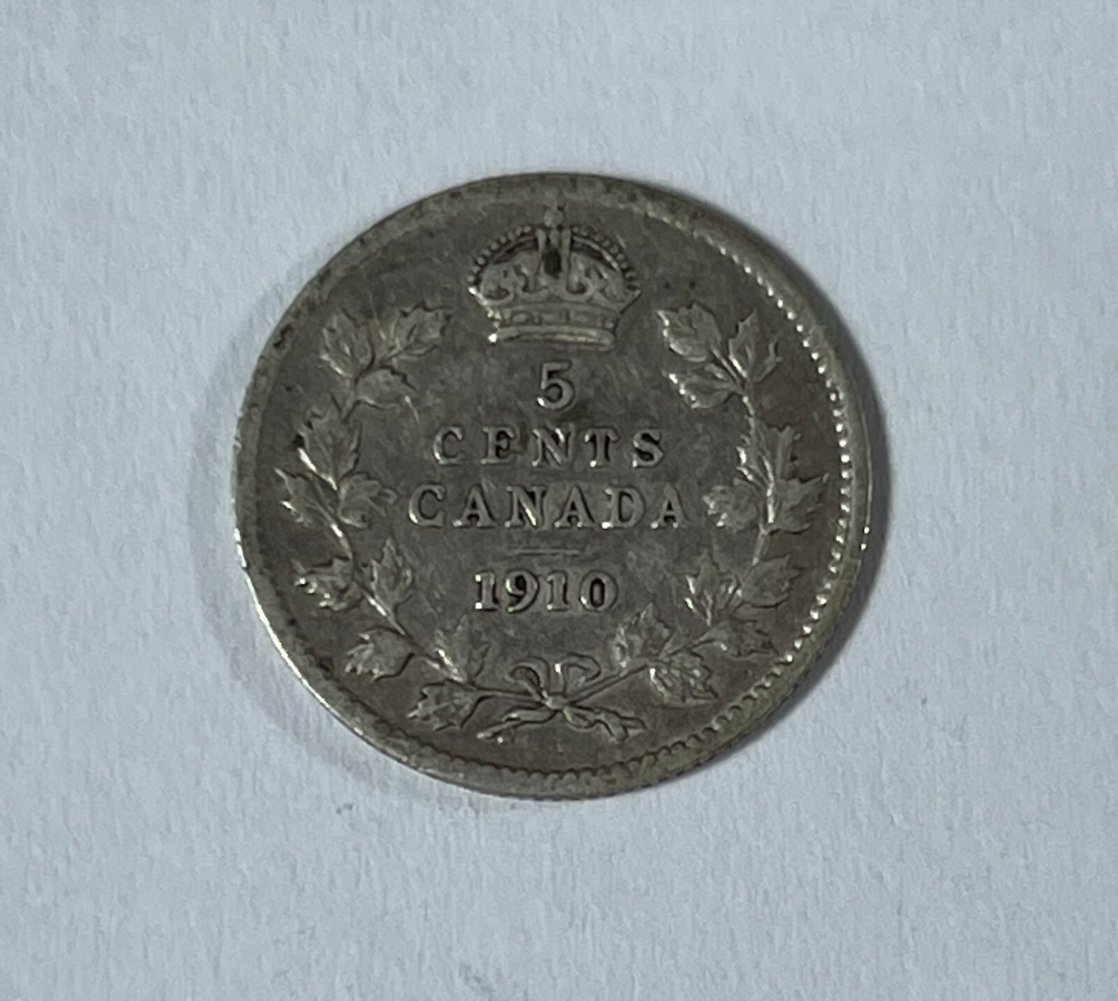 Canada 1910 silver 5C (#2575) Pt. Leaves XF+